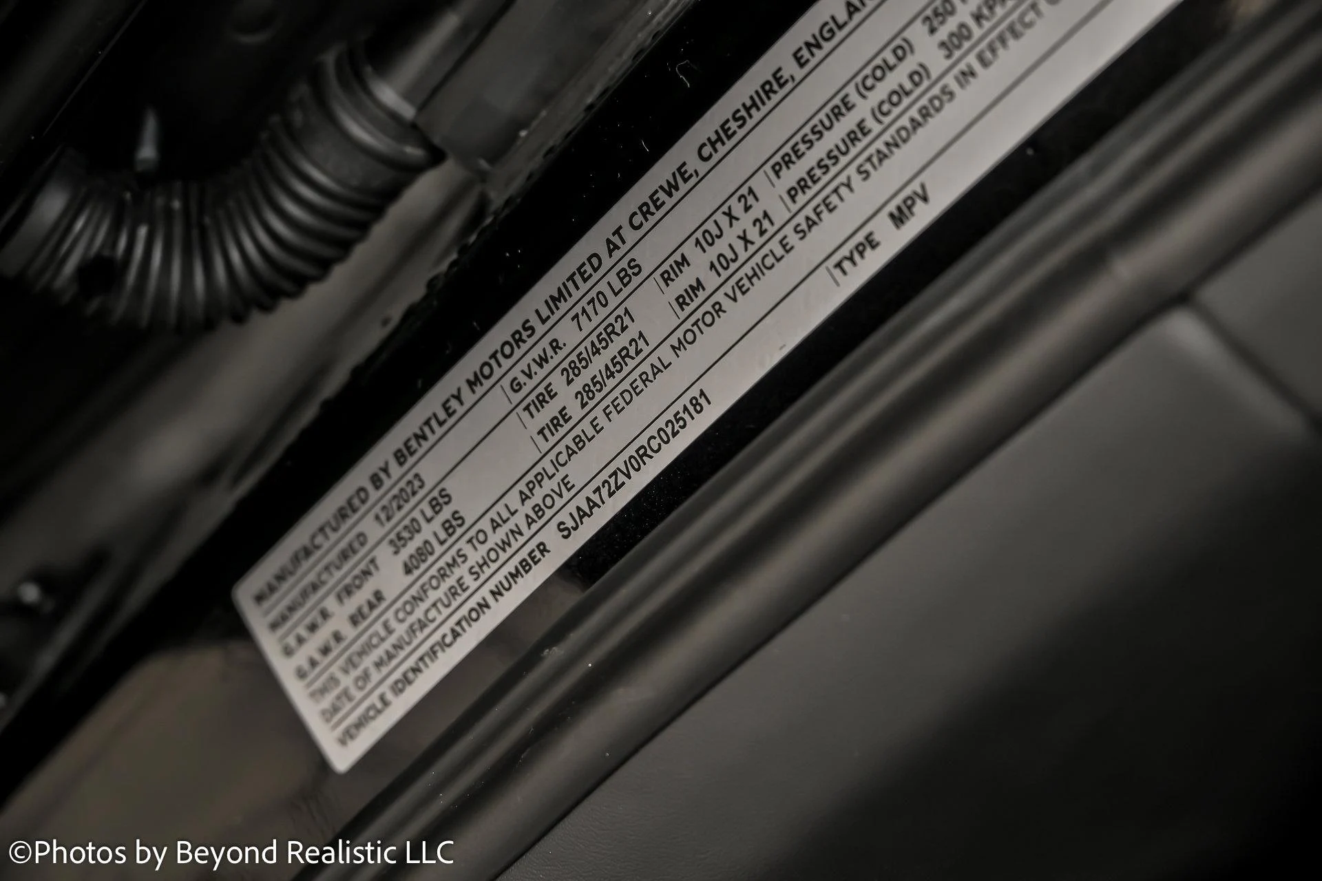 mph051_1177734773_Used_2024_Bentley_Bentayga_Hybrid_1759997617_e8d4f28253