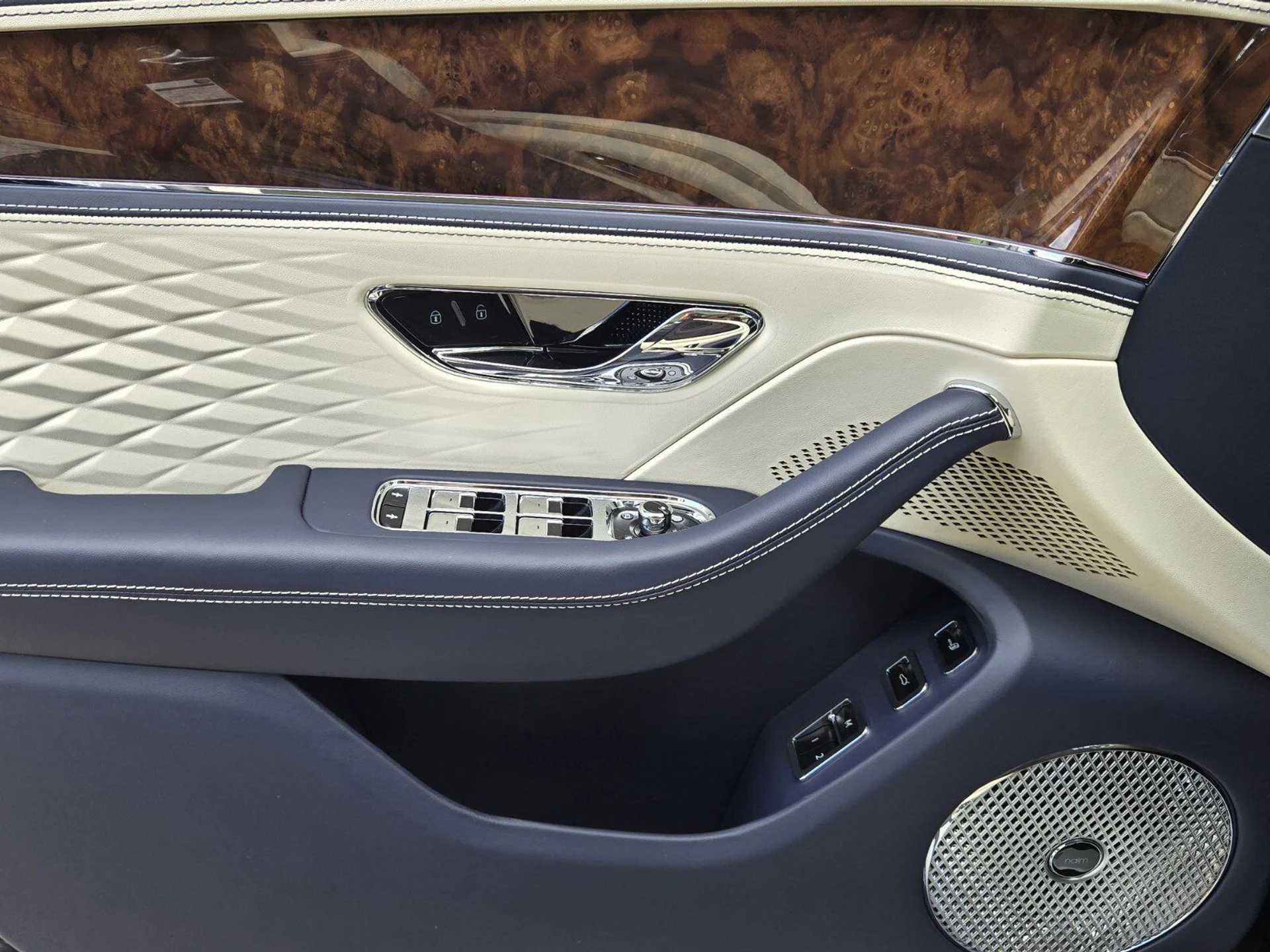 mph051_1185061188_f9e921039386cbb1c33773eec87d0650x_e757808e48