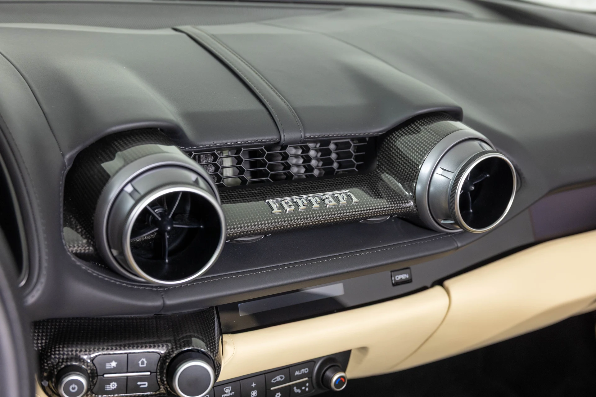 mph051_120197896_93edc6bda21862a63acec803c00b70a7_418941a766