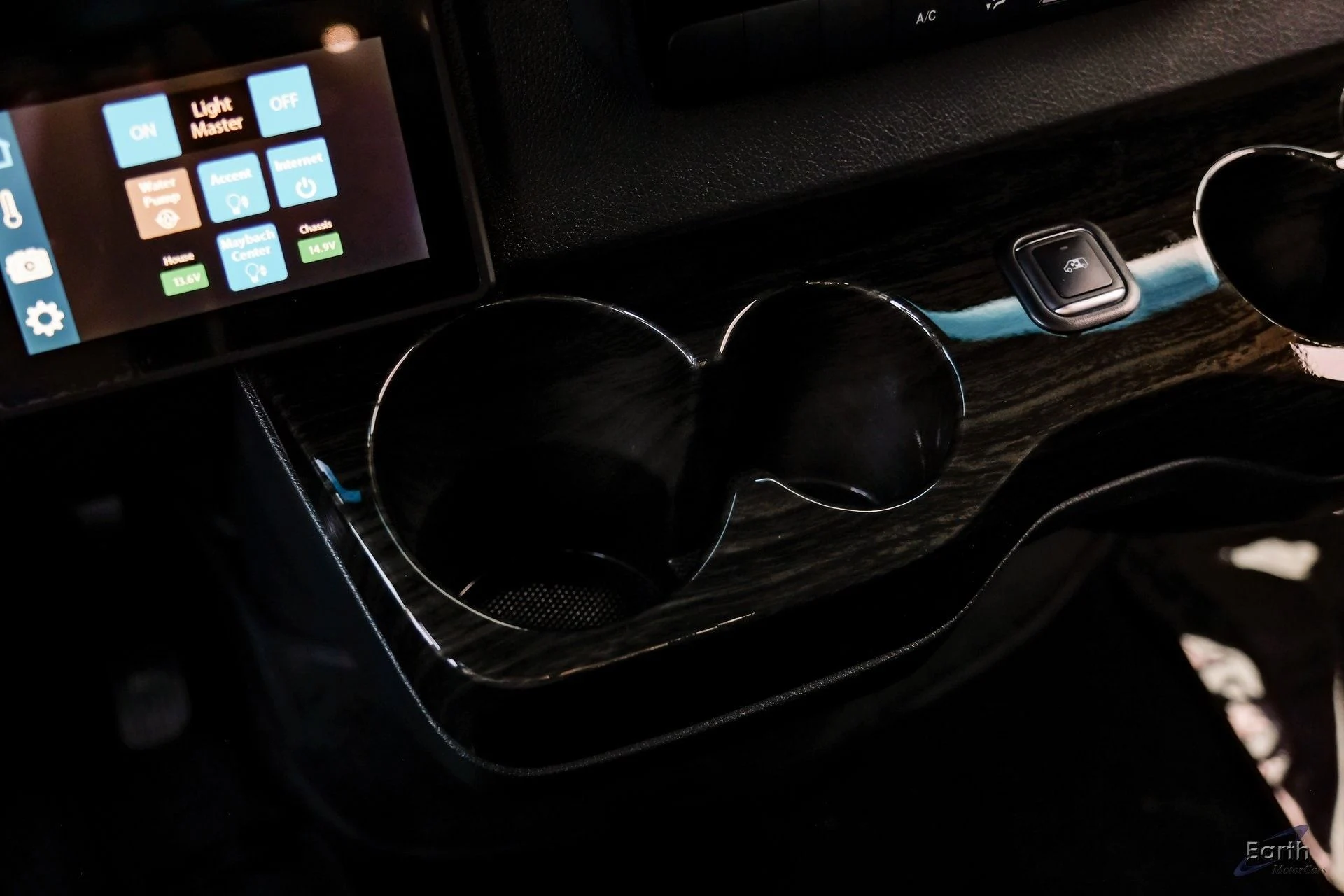 mph051_1224699475_8ca06d4e804425ac57db8308a499d05ax_8ecac94974