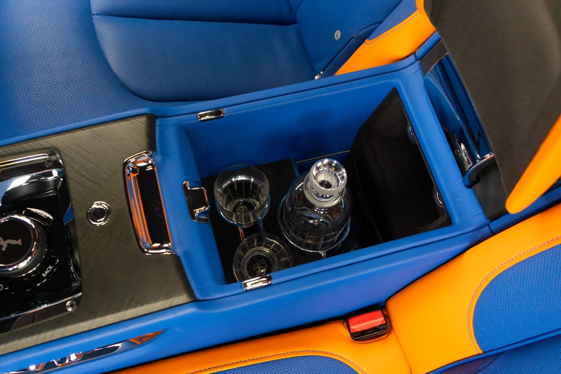 mph051_1231040825_Used_2019_Rolls_Royce_Cullinan_1764189669_a10ab8c581