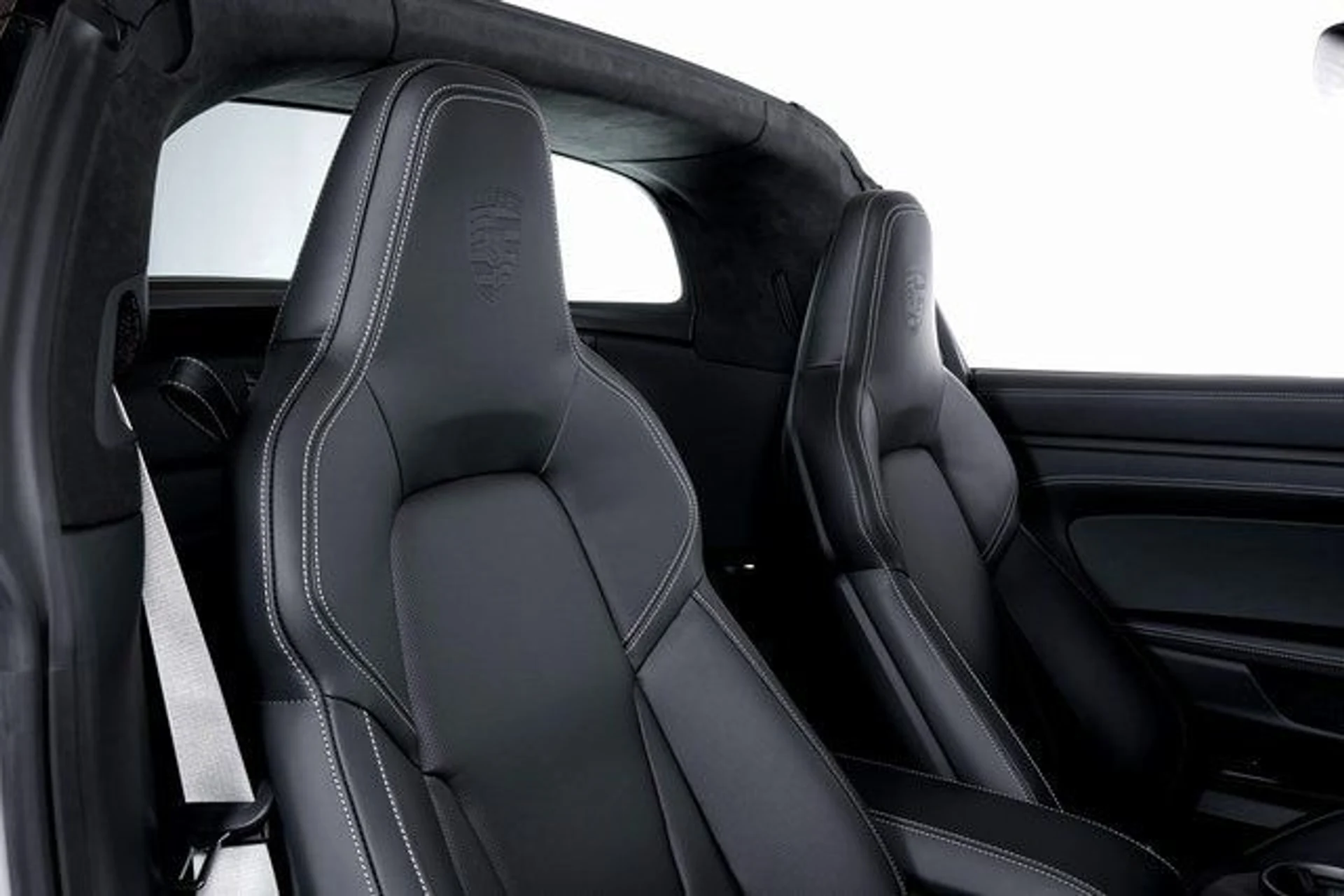 mph051_1241237679_b316cc72f0cb442051a8428b0e702f72x_e4abed75e5