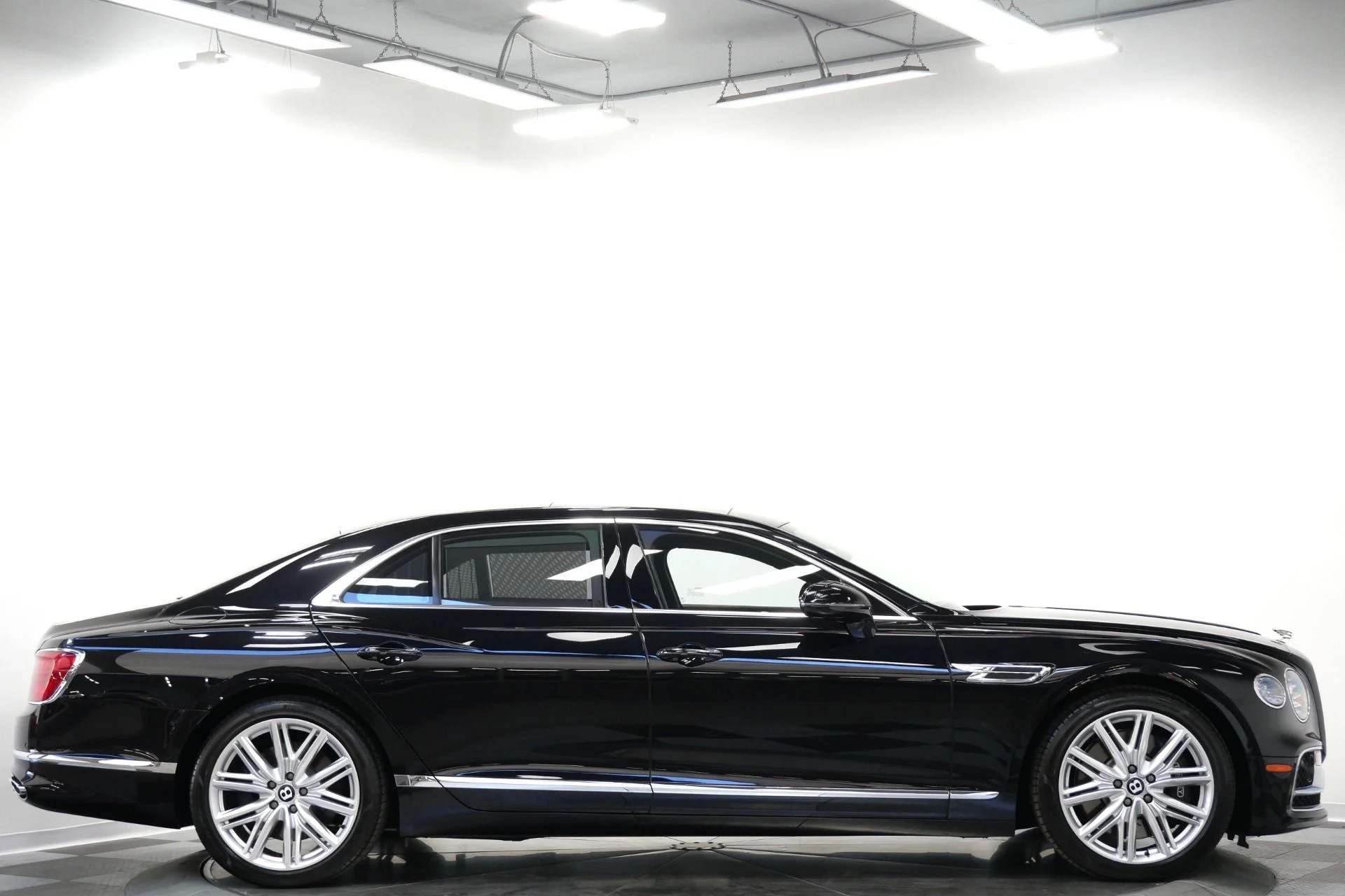 mph051_125259360_Used_2023_Bentley_Flying_Spur_Hybrid_Touring_Specification_Contrast_Stitching_Piping_Bang_and_Olufsen_1769812693_65dc88f194