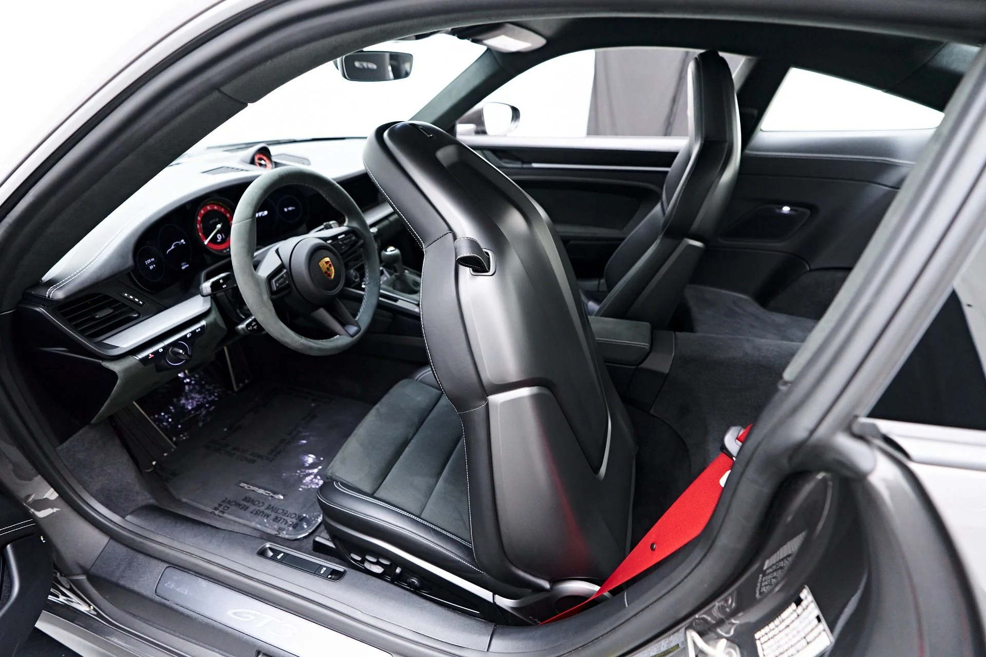 mph051_1267665771_Used_2023_Porsche_911_GT_3_1754443655_2135287d7d