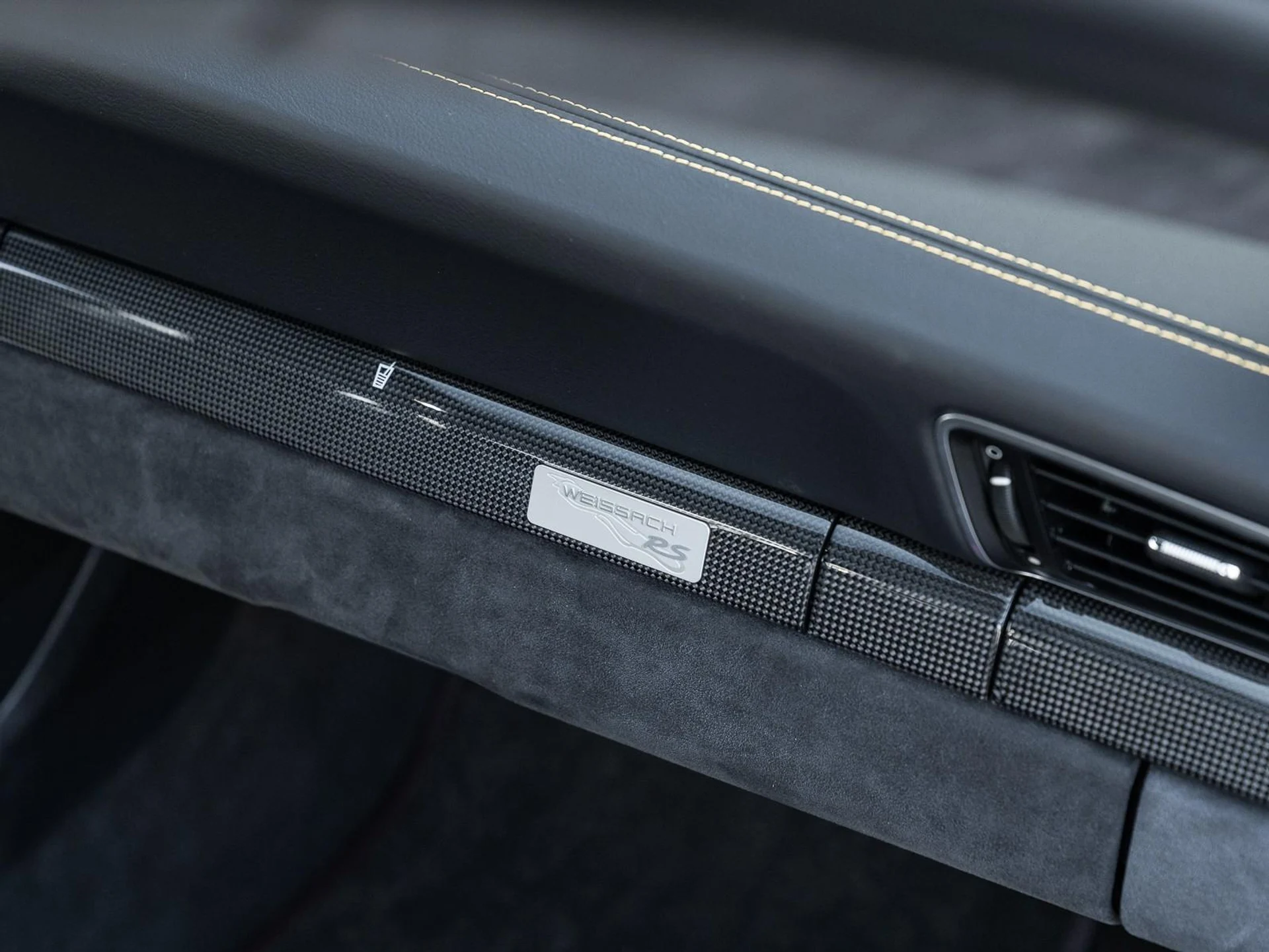 mph051_1269530004_Used_2018_Porsche_911_GT_2_RS_1763590004_09eb6f6e56