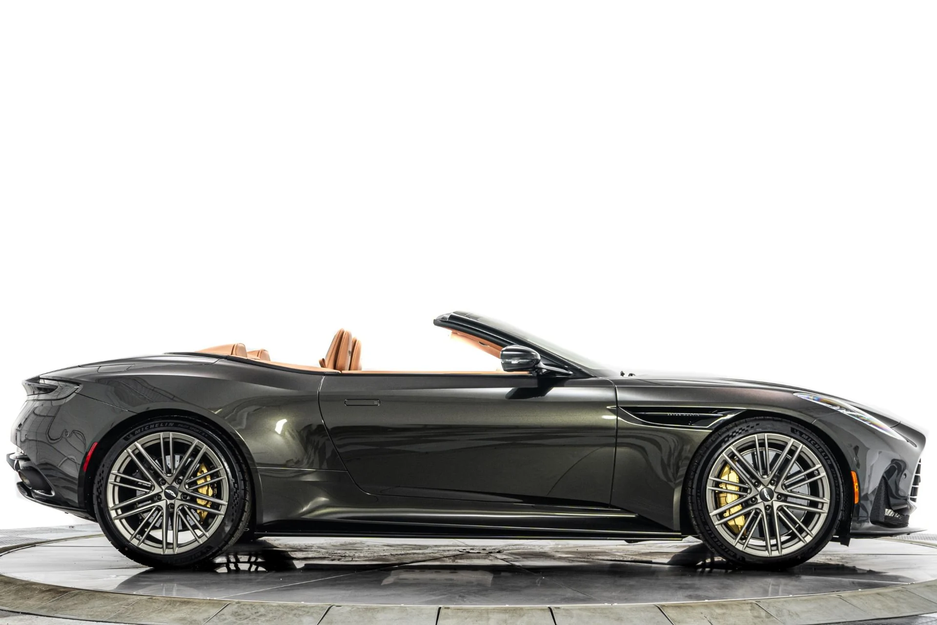 mph051_1273041854_Used_2024_Aston_Martin_DB_12_Volante_Low_Miles_86_K_in_Options_Gorgeous_Color_Combination_1774375825_81b675499c