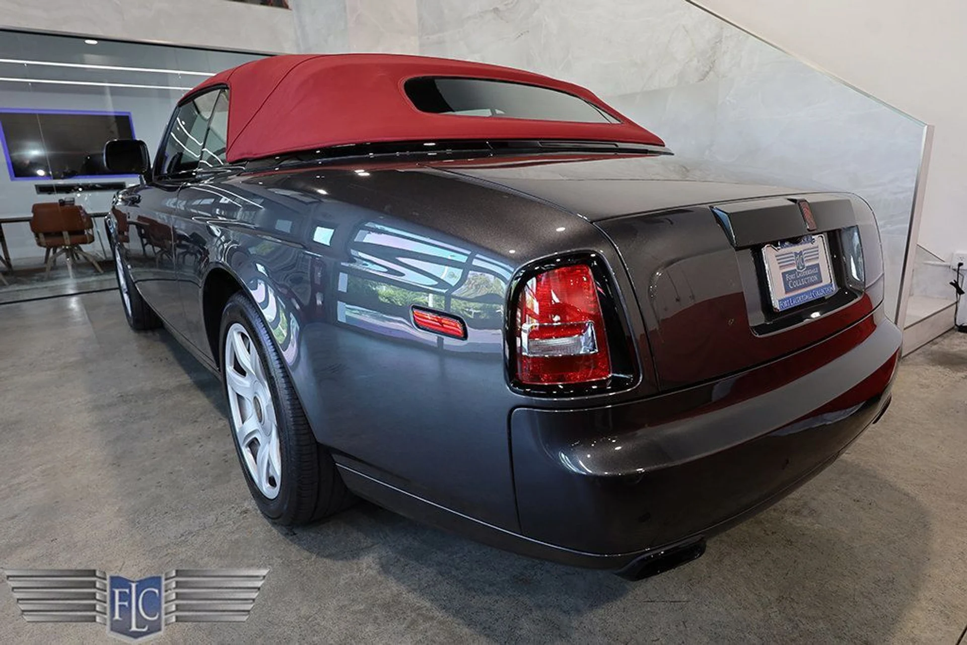 mph051_127787692_used_2017_rolls_royce_phantom_drophead_coupe_9689_23040582_52_1024_0d1d8badd4