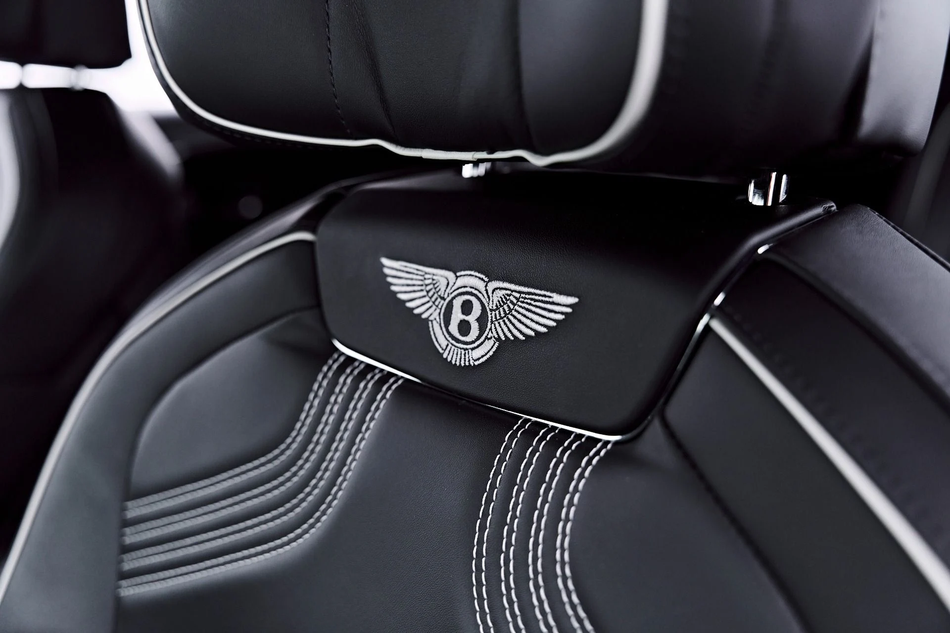 mph051_131328141_Used_2023_Bentley_Flying_Spur_S_1784247305_64f5149411