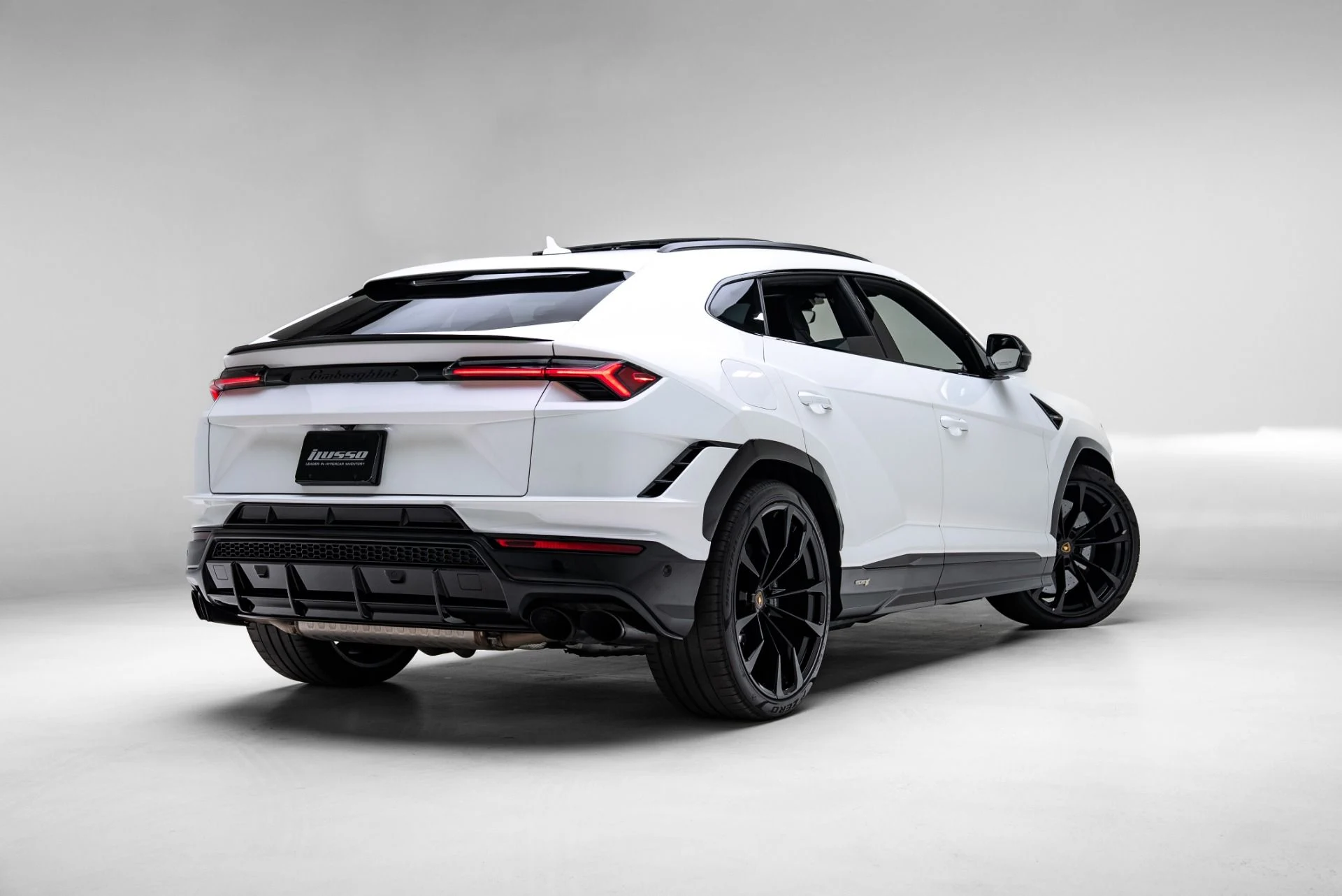 mph051_1314987858_Used_2023_Lamborghini_Urus_S_1776203754_025873bf2f