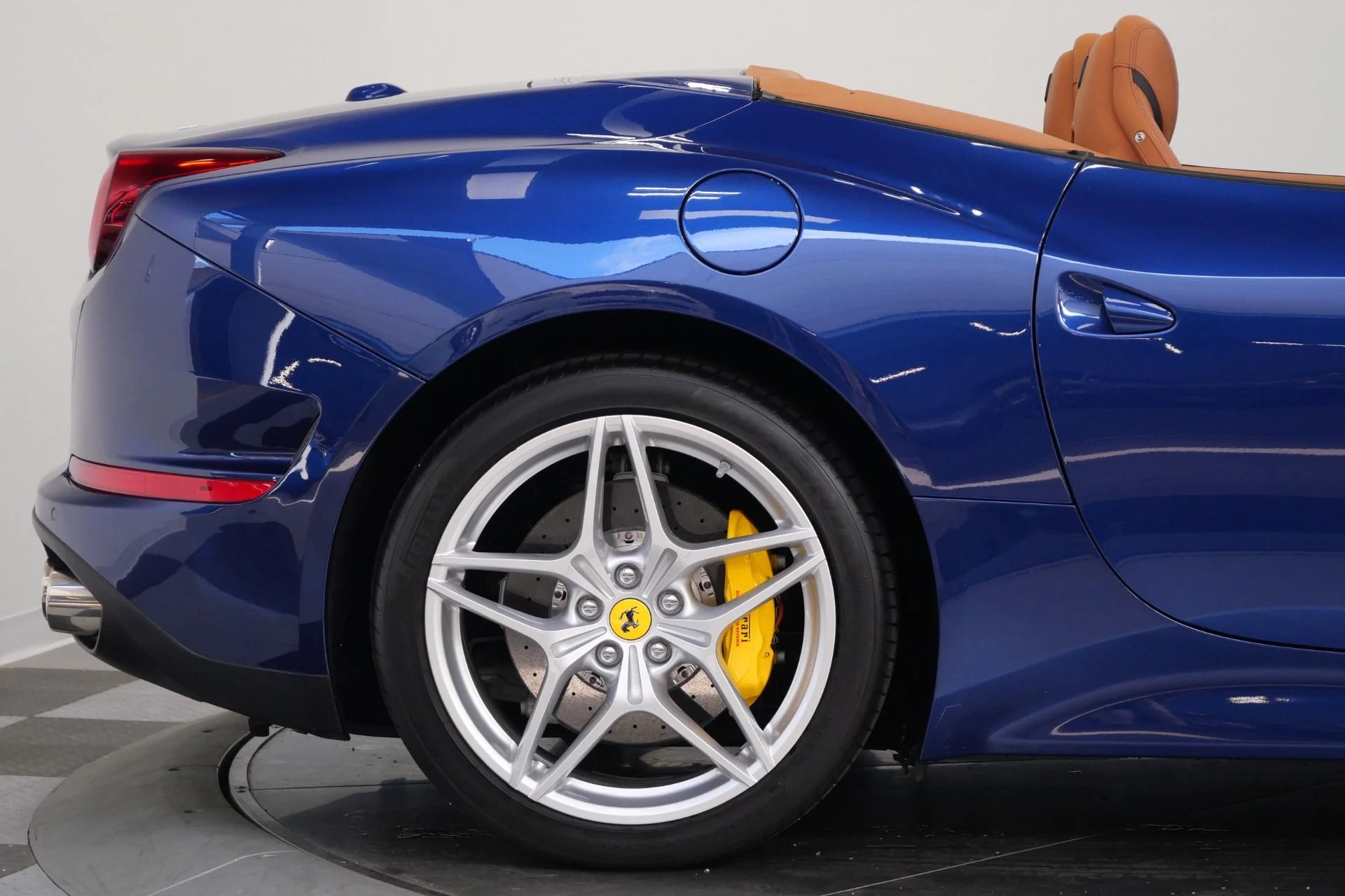 mph051_1321009225_Used_2017_Ferrari_California_T_553_Horsepower_Ventilated_Seats_Low_Miles_1780071789_4bcfa2a292