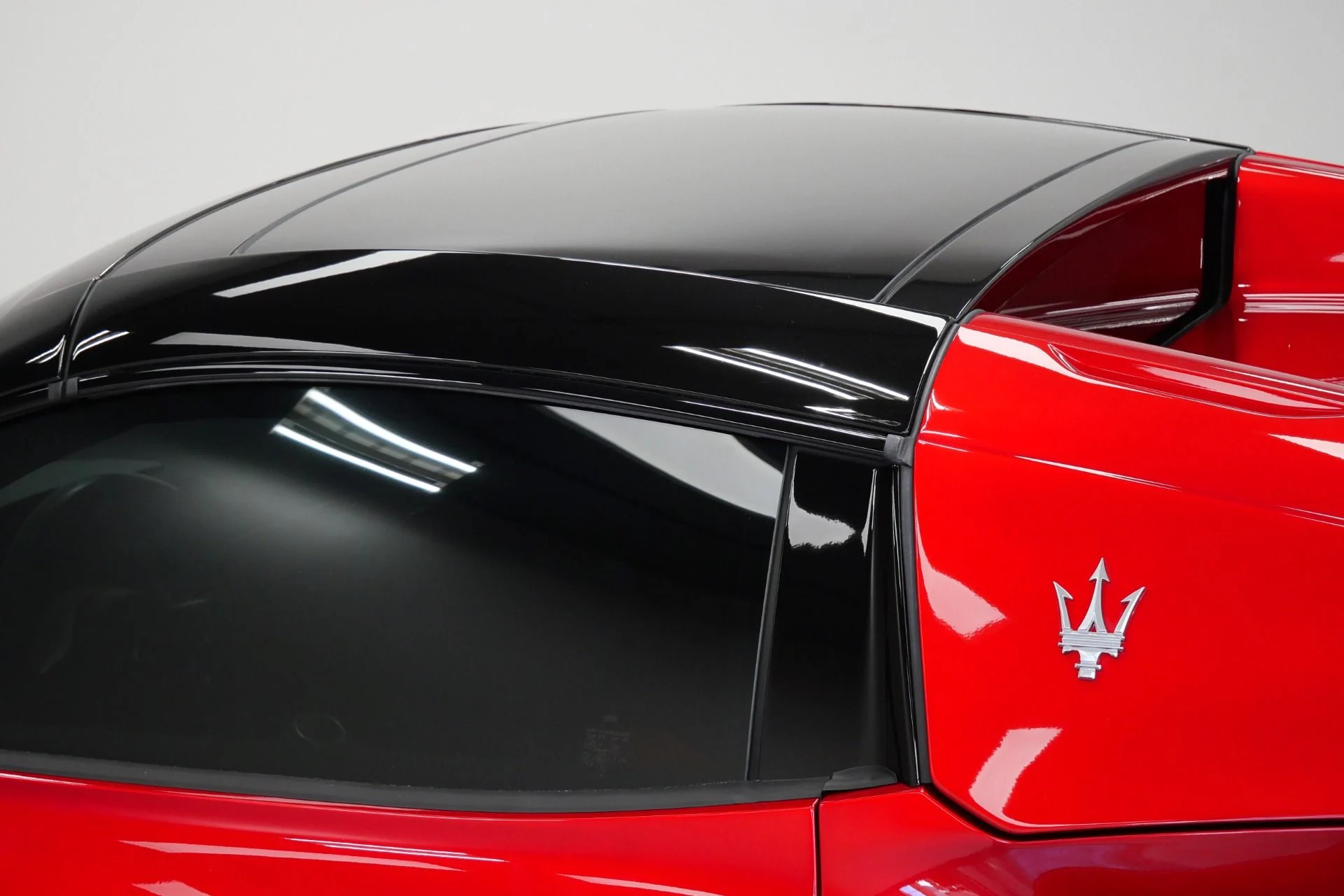 mph051_1327716672_Used_2023_Maserati_MC_20_Cielo_1598_Miles_Carbon_Ceramic_Brakes_Interior_Exterior_Carbon_Packages_1776351589_59ac63088a