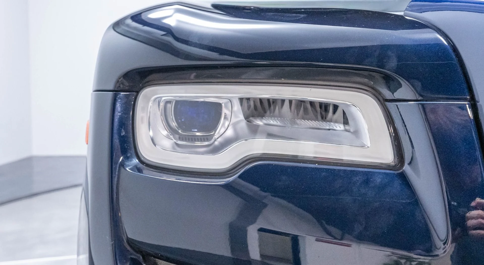 mph051_1334642443_Used_2018_Rolls_Royce_Ghost_Base_1786492649_7475458008