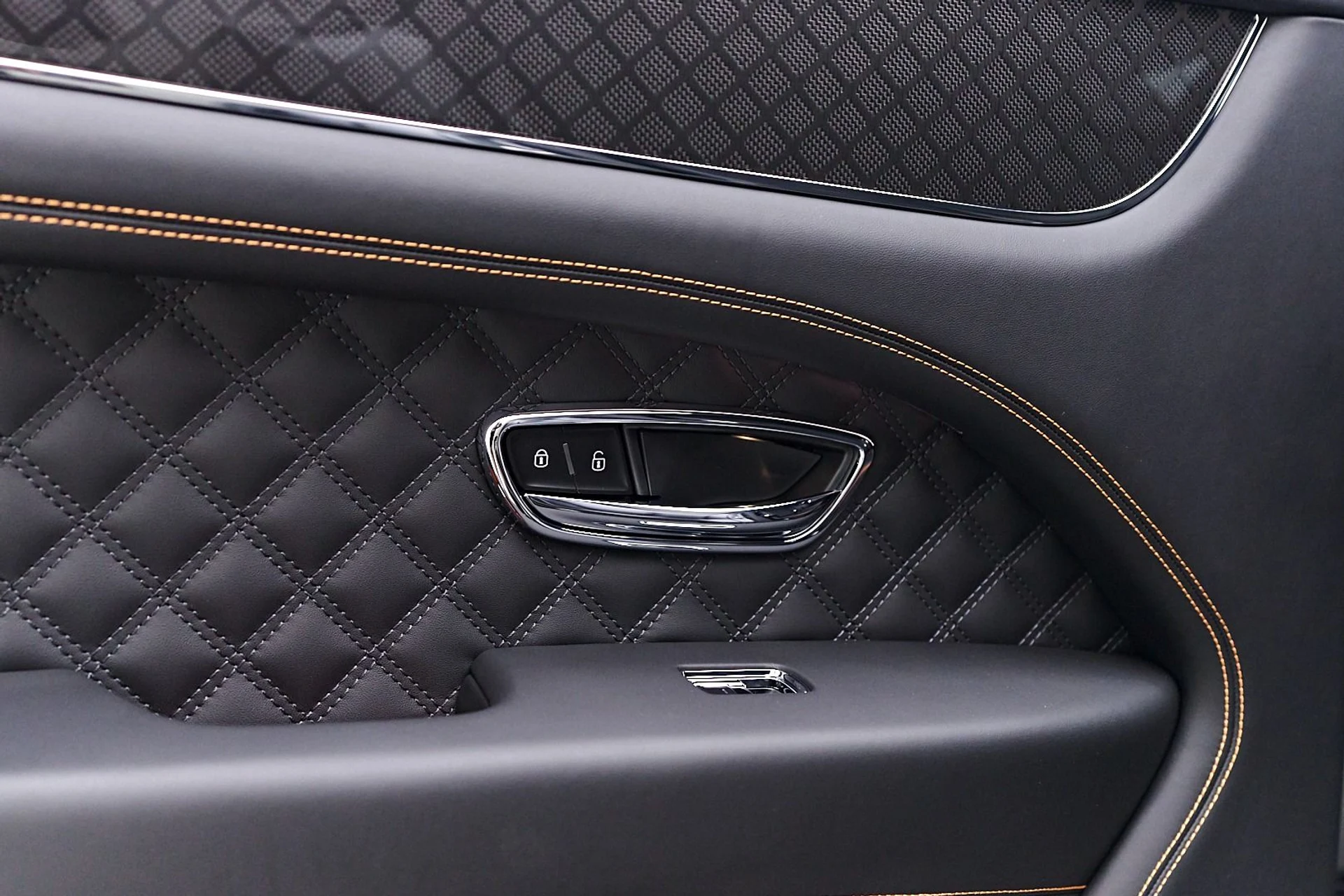 mph051_1338048220_Used_2025_Bentley_Bentayga_S_Black_Edition_1738363048_d72ba135df