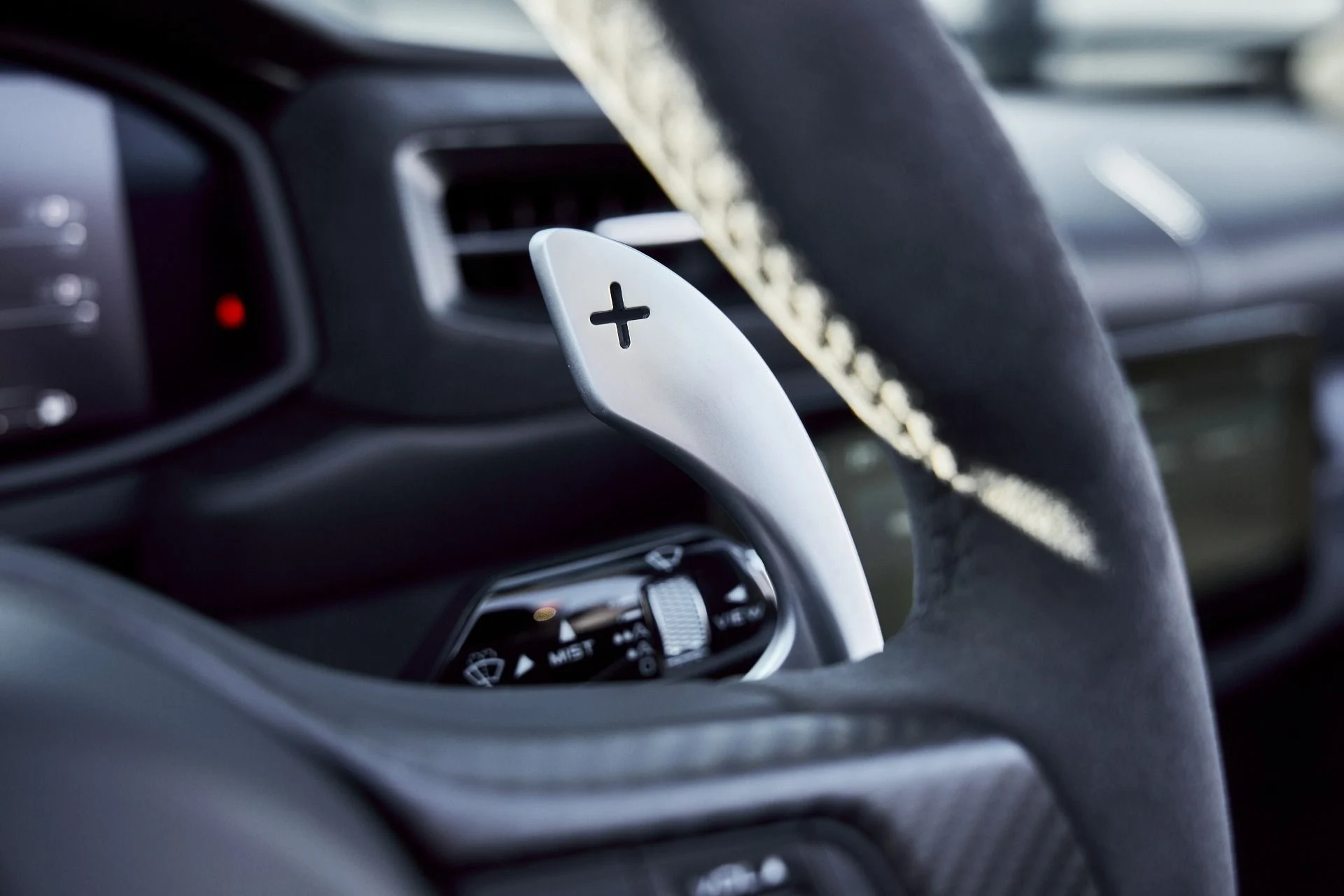 mph051_1340826578_Used_2024_Maserati_MC_20_1771382134_f2cada3b3e