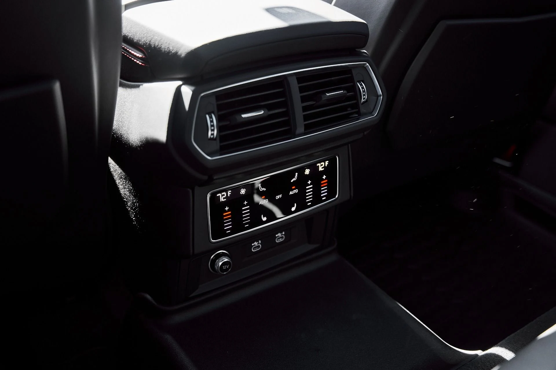 mph051_1350795274_Used_2024_Lamborghini_Urus_S_1779209085_89210ce69d