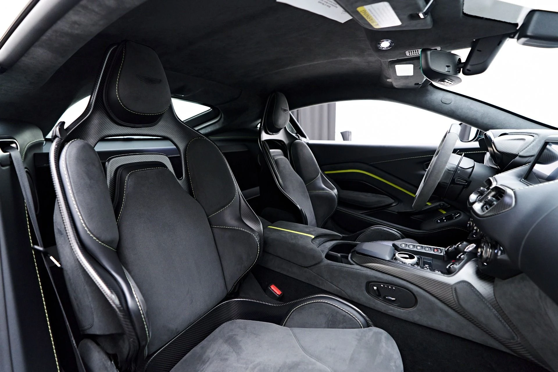mph051_1352783202_Used_2023_Aston_Martin_Vantage_F1_Edition_1755655682_8983391045