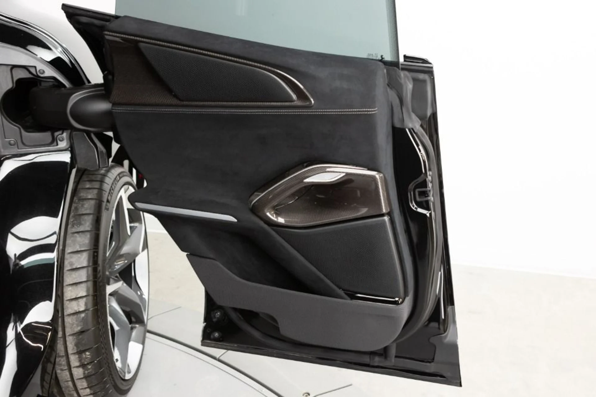 mph051_1371995798_Used_2025_Ferrari_Purosangue_7097590317