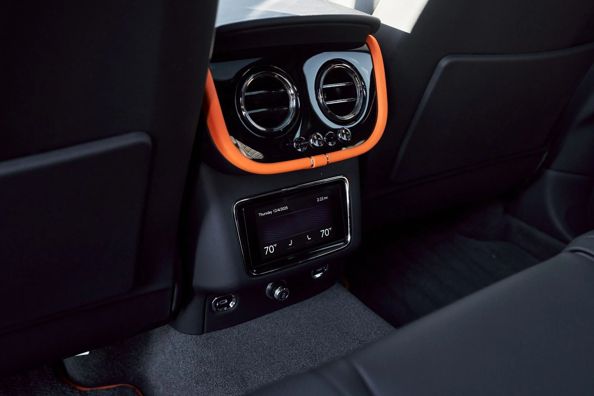 mph051_1372913951_Used_2025_Bentley_Bentayga_S_Black_Edition_1764904240_237a0c341a