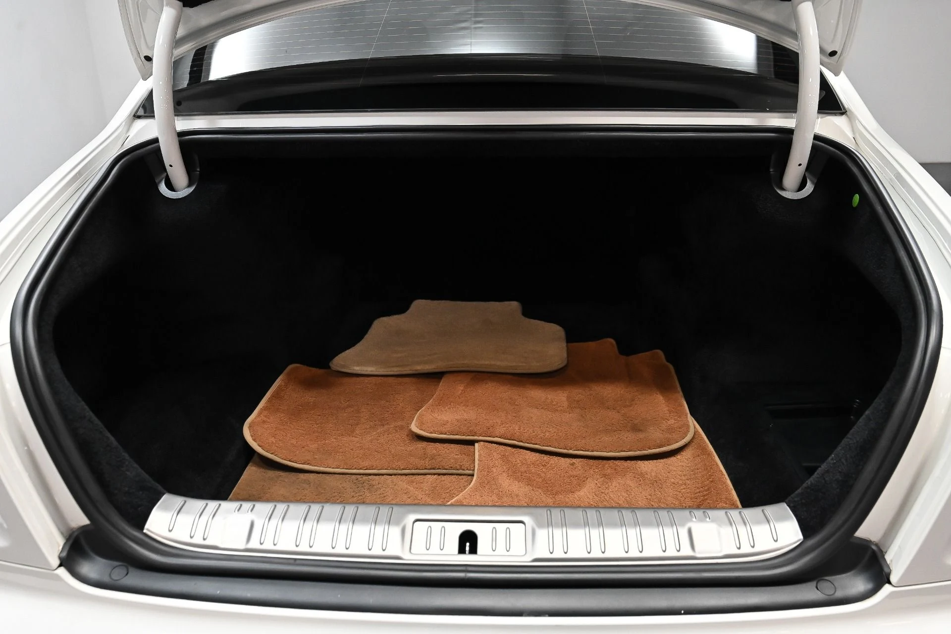 mph051_1376868710_Used_2017_Rolls_Royce_Ghost_1749695060_c1893028ae