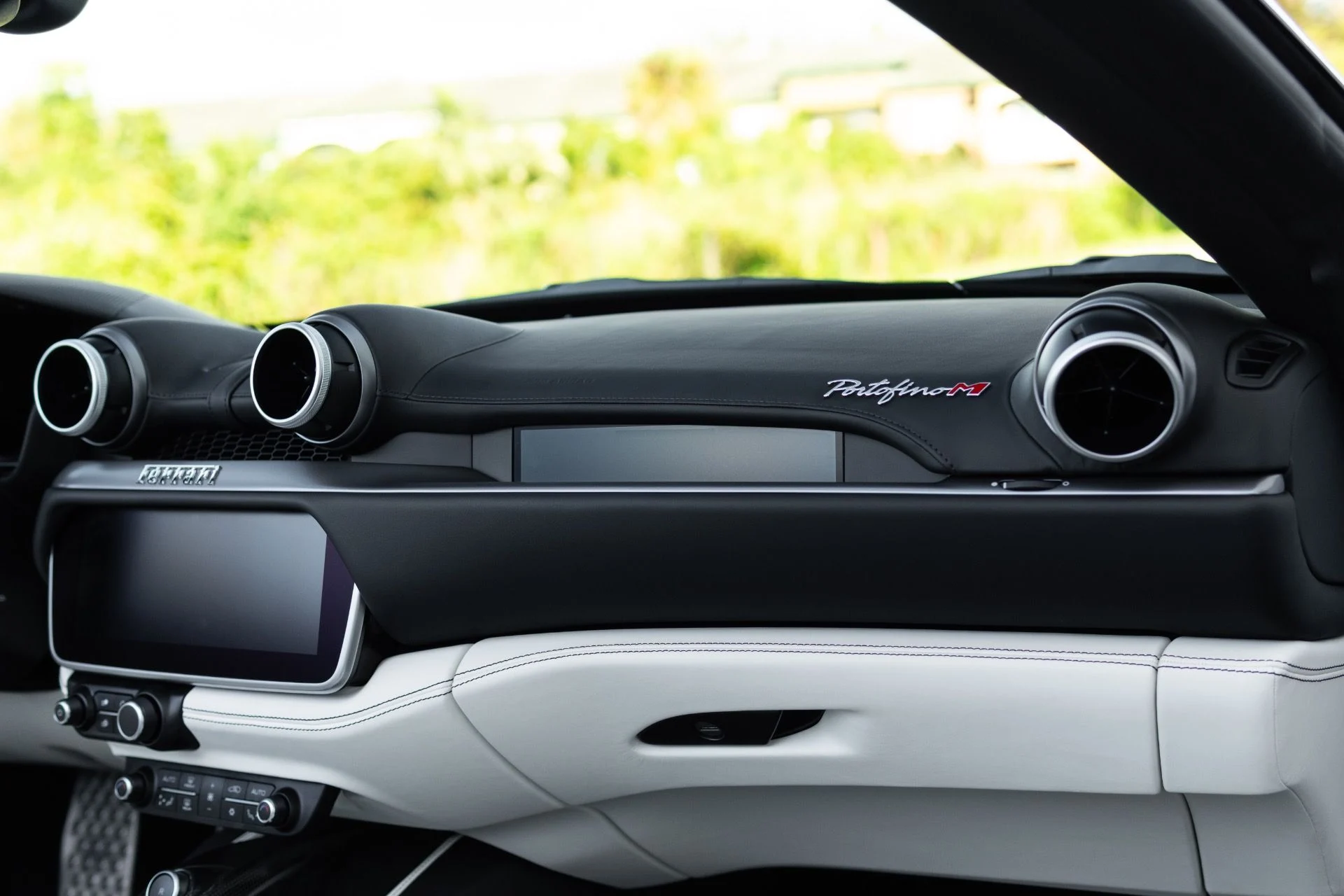 mph051_1403789813_Used_2023_Ferrari_Portofino_M_1766185478_78c6873754