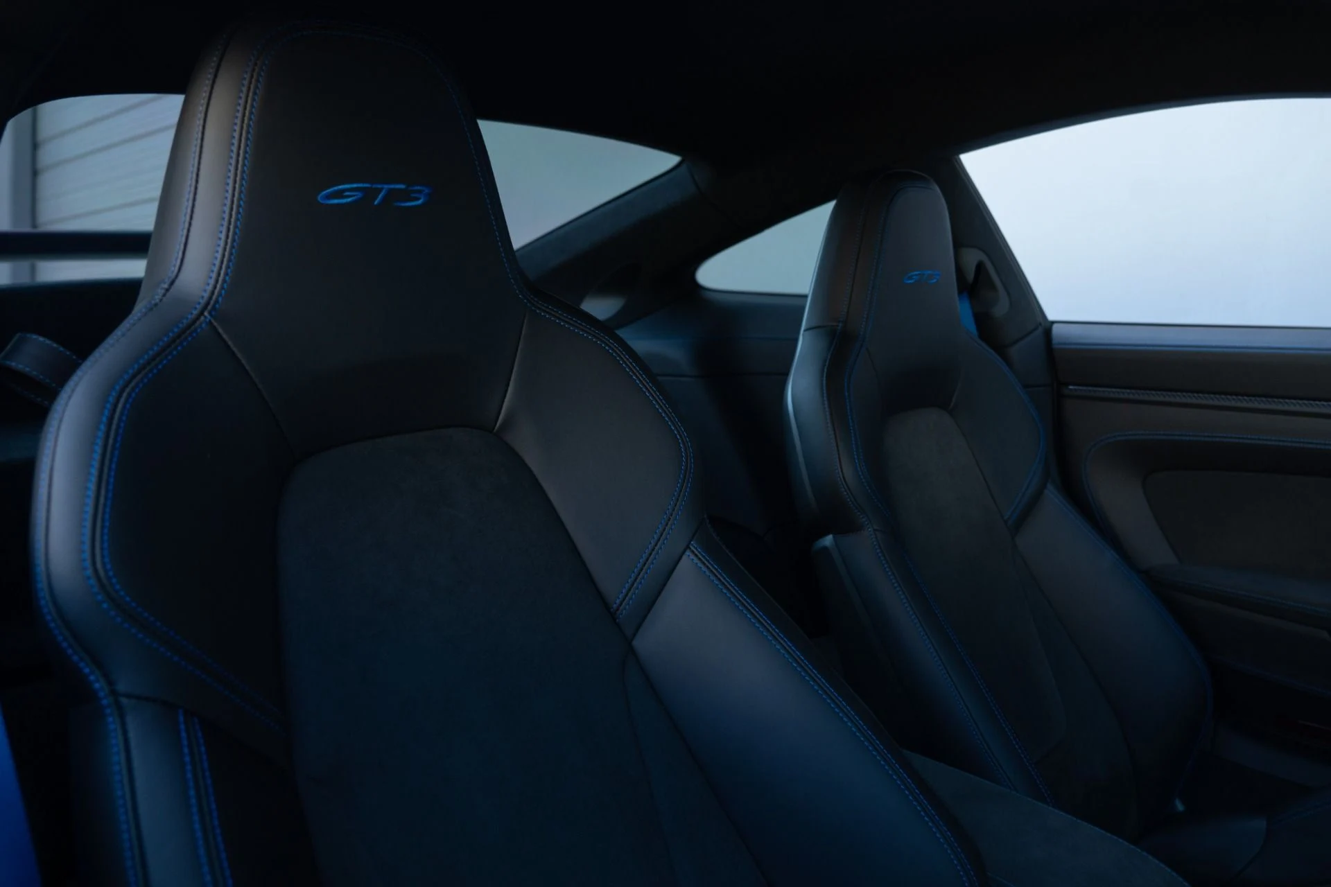 mph051_146345471_Used_2023_Porsche_911_GT_3_1757718931_ee35feb8e9