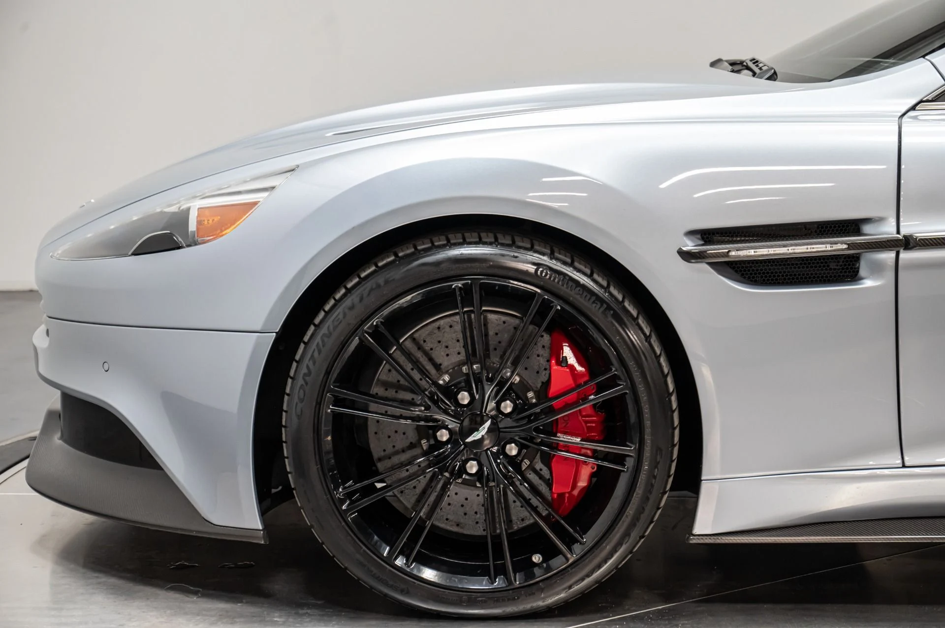 mph051_1477339467_Used_2014_Aston_Martin_Vanquish_V12_1729699077_e7eaa6a34c