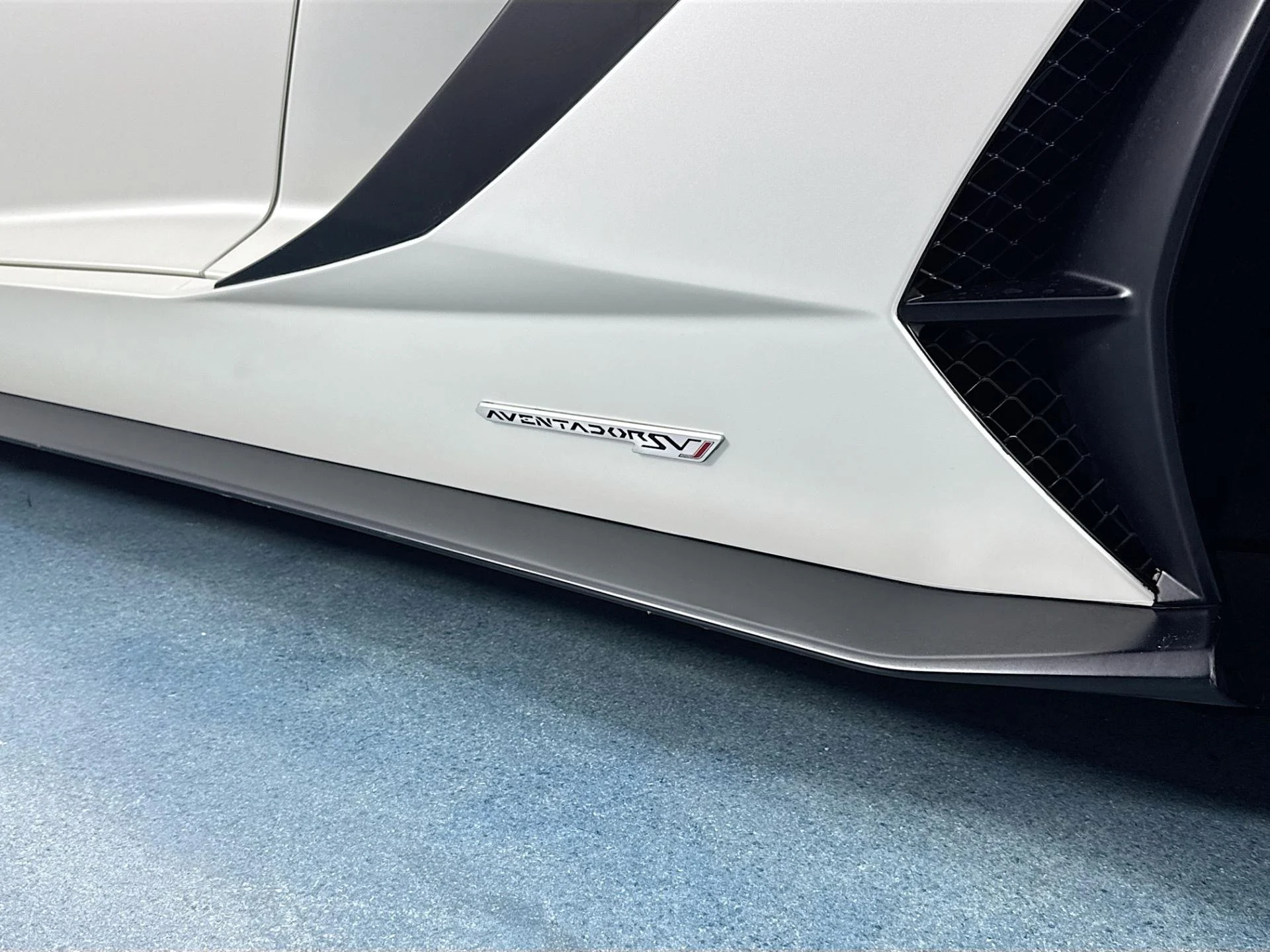 mph051_1520294224_Used_2020_Lamborghini_Aventador_LP_770_4_SVJ_Roadster_1785777176_99722f3cbe