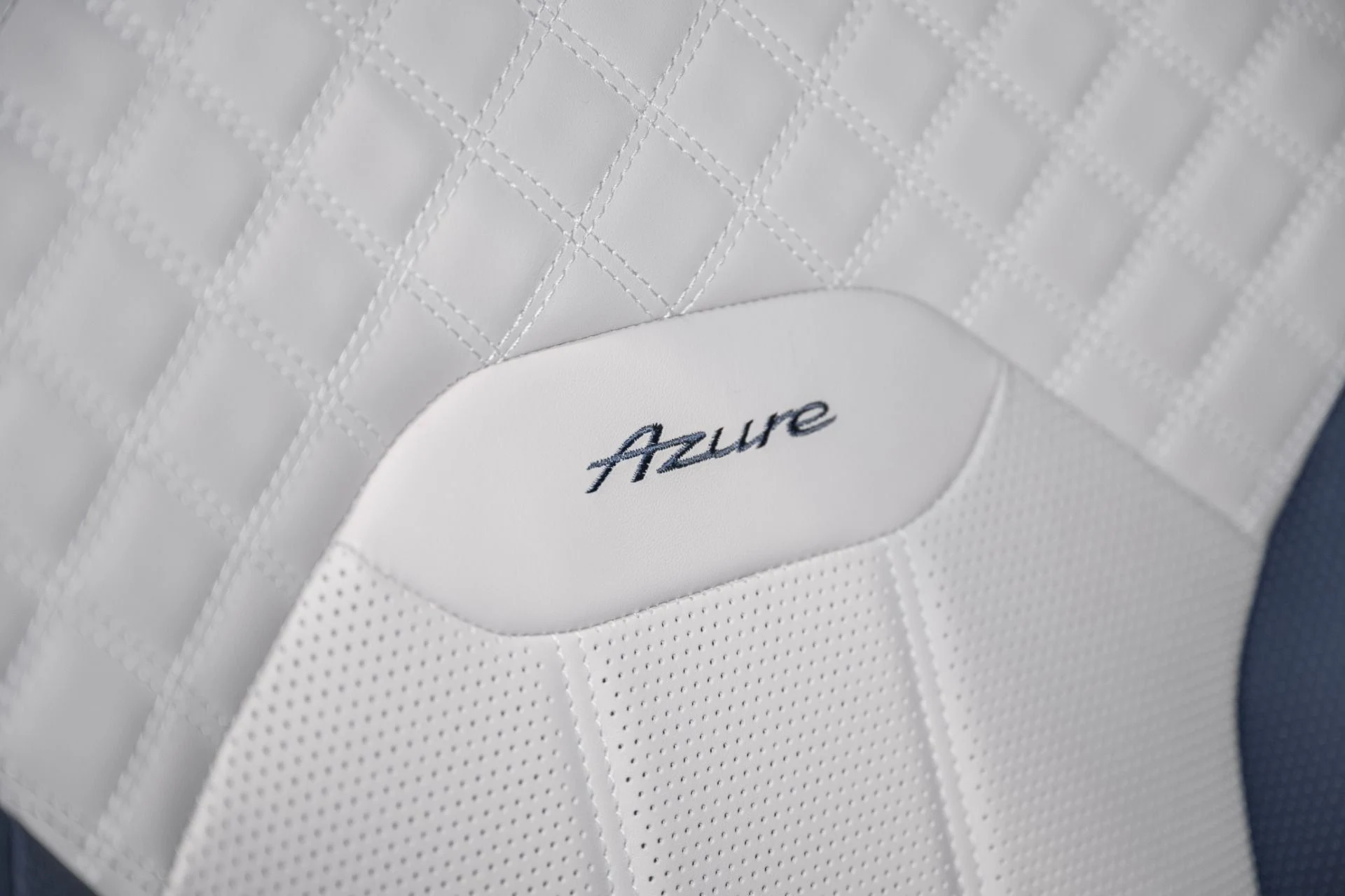 mph051_153407581_Used_2023_Bentley_Bentayga_V8_1773161600_8cc71b52a9