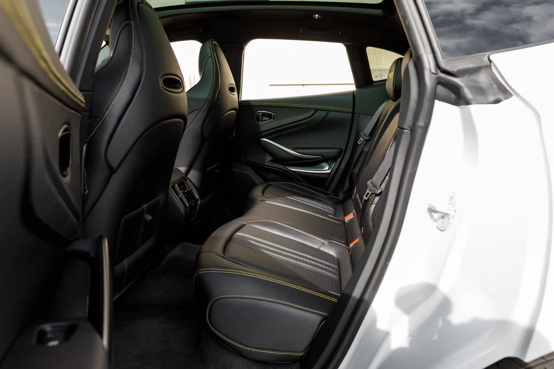 mph051_1566841022_52_18b21edb19