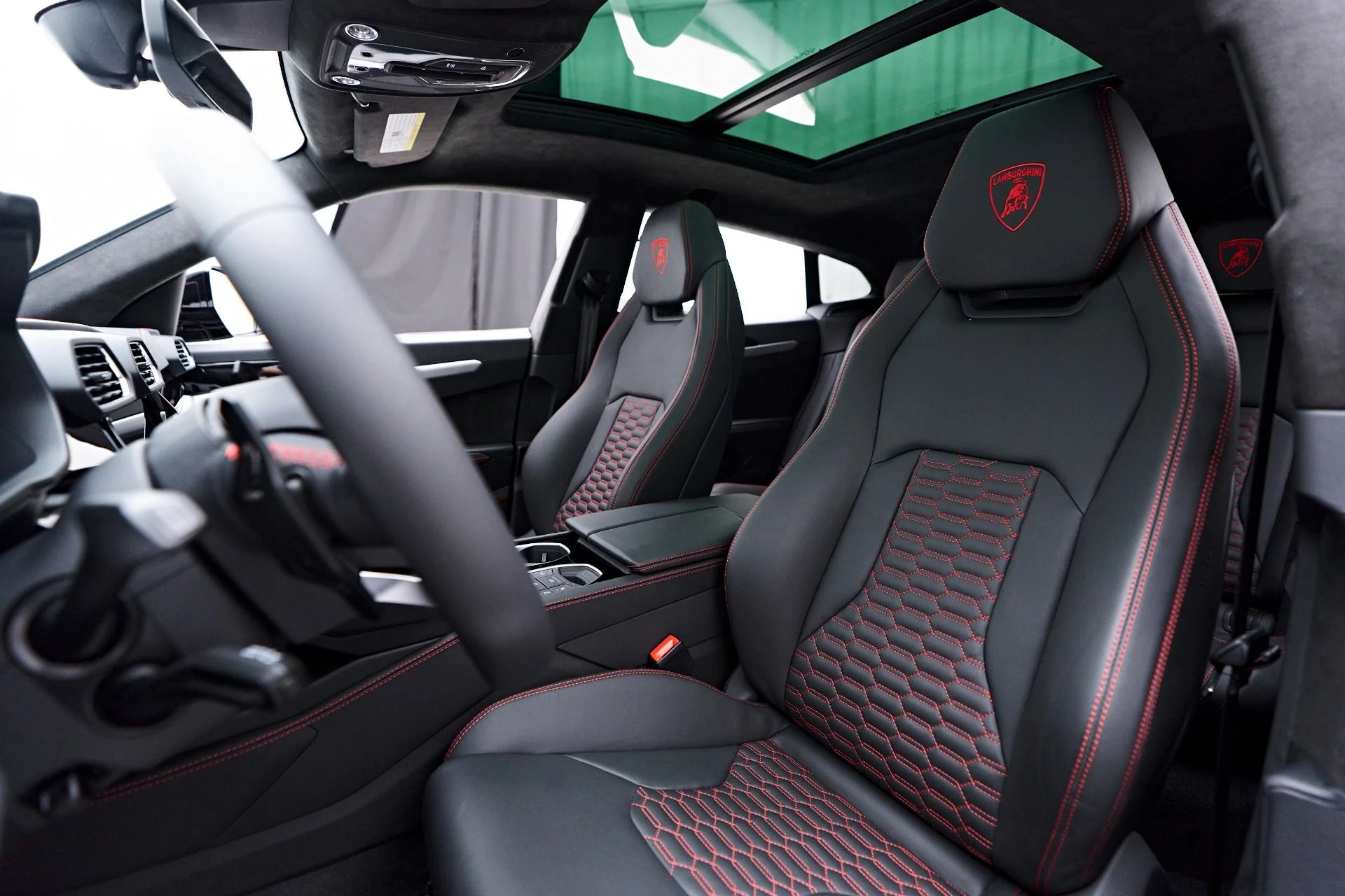 mph051_1569037672_Used_2022_Lamborghini_Urus_1753311555_ec4616df44