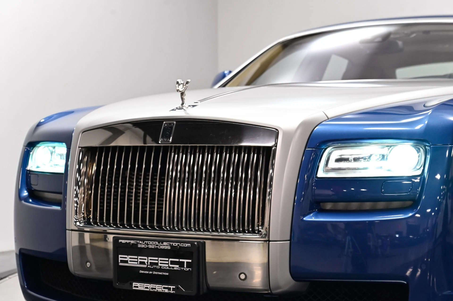 mph051_1575424172_Used_2012_Rolls_Royce_Ghost_Base_1791906503_31a73313bd