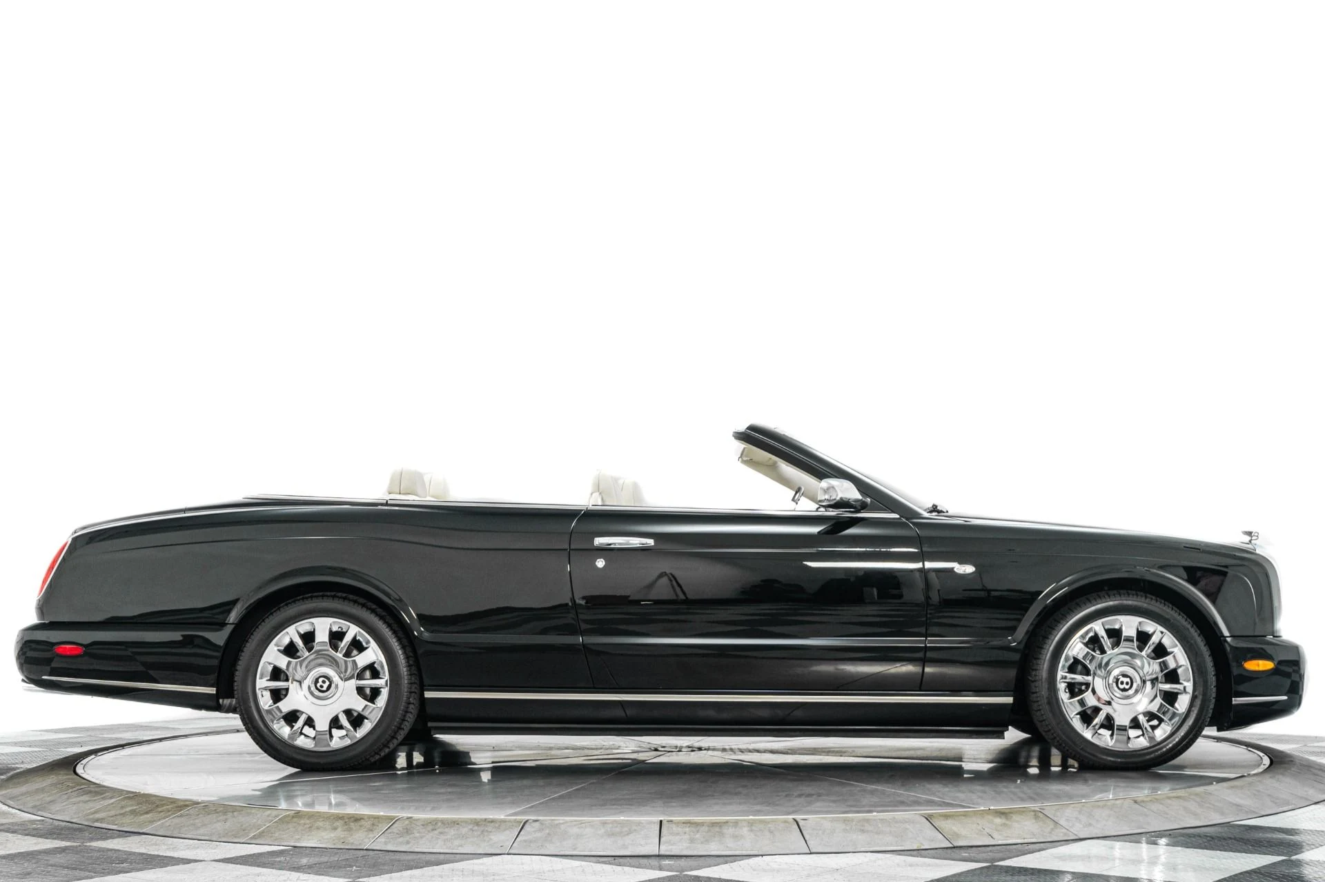 mph051_1577986912_Used_2009_Bentley_Azure_1776719764_eaff11847a