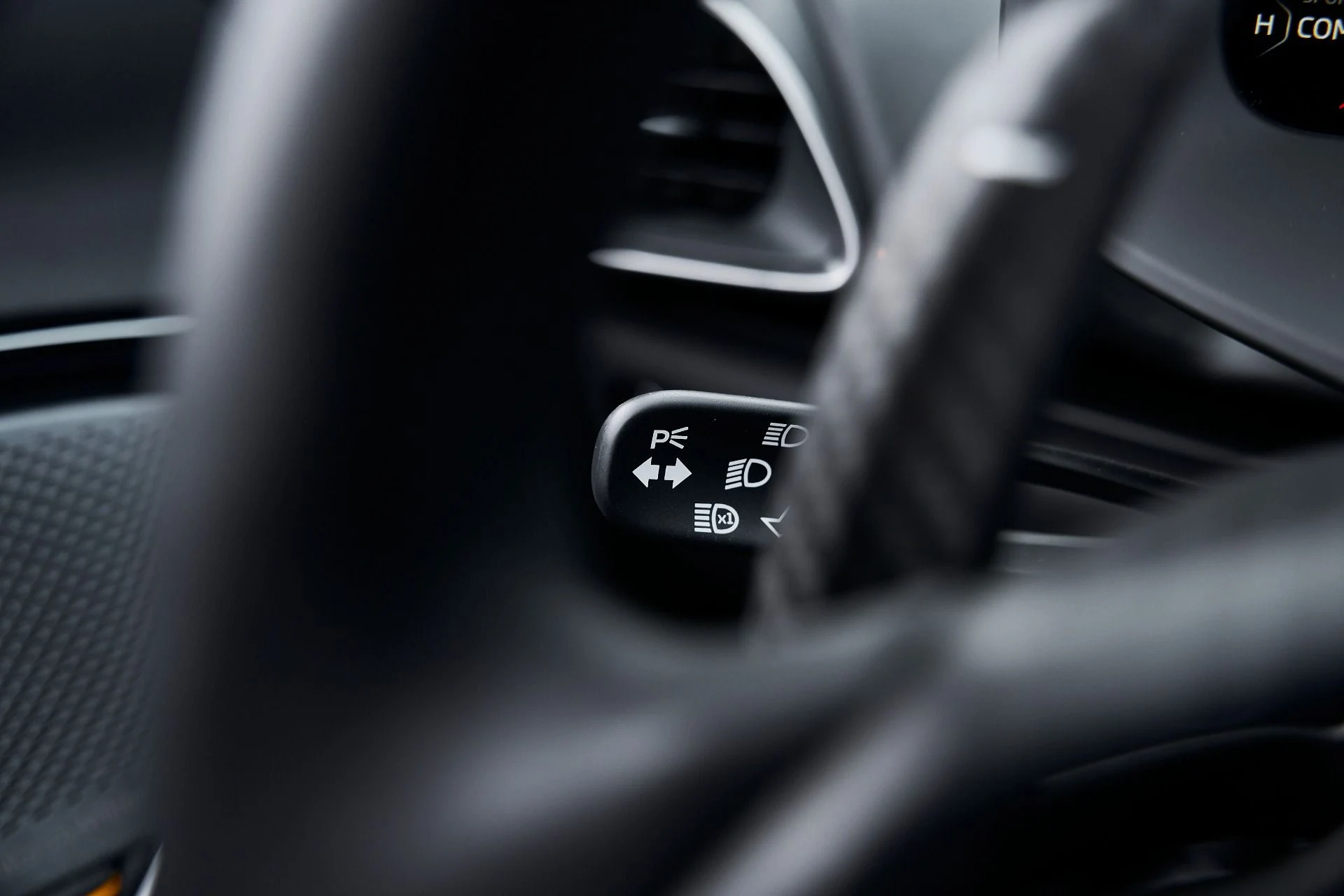 mph051_1583144145_Used_2025_Mc_Laren_Artura_1769221547_94669cd254