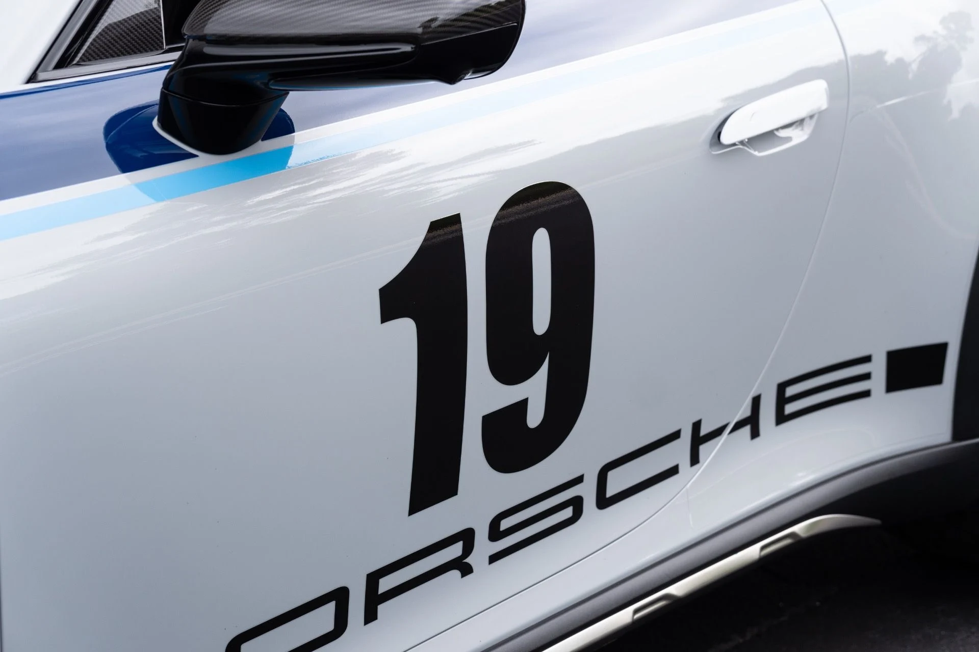 mph051_1591286725_Used_2024_Porsche_911_Dakar_1780610105_6655d8d46d