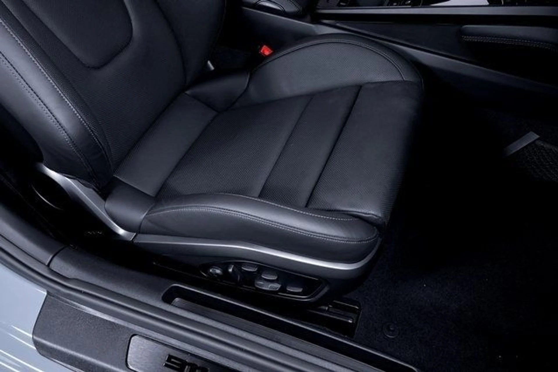 mph051_162956636_c1e3d90673df8ac83f56e9e03a37e822x_020b1834f4