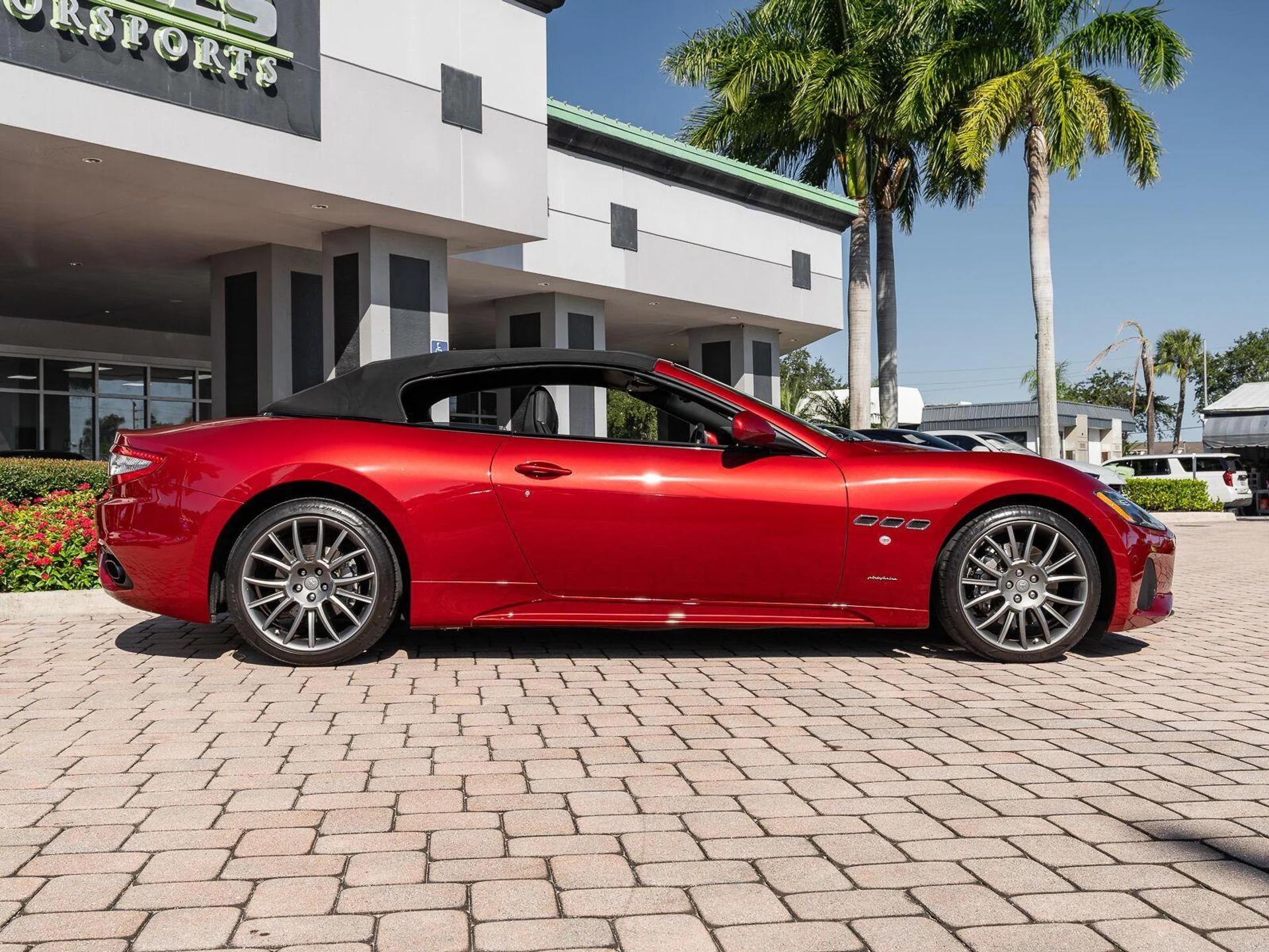 mph051_1641792459_Used_2019_Maserati_Gran_Turismo_Convertible_Sport_1792433393_9d9711f8a2