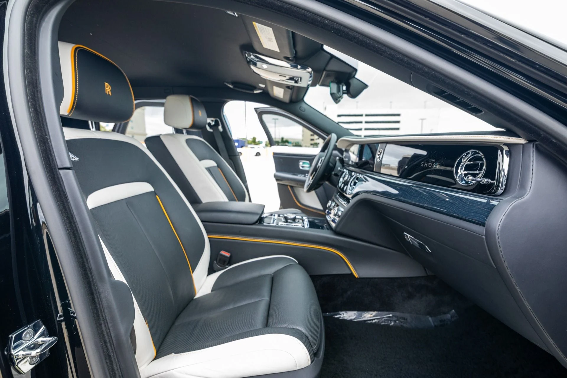 mph051_1657152817_Used_2021_Rolls_Royce_Ghost_EWB_1768869200_efec4aefd0