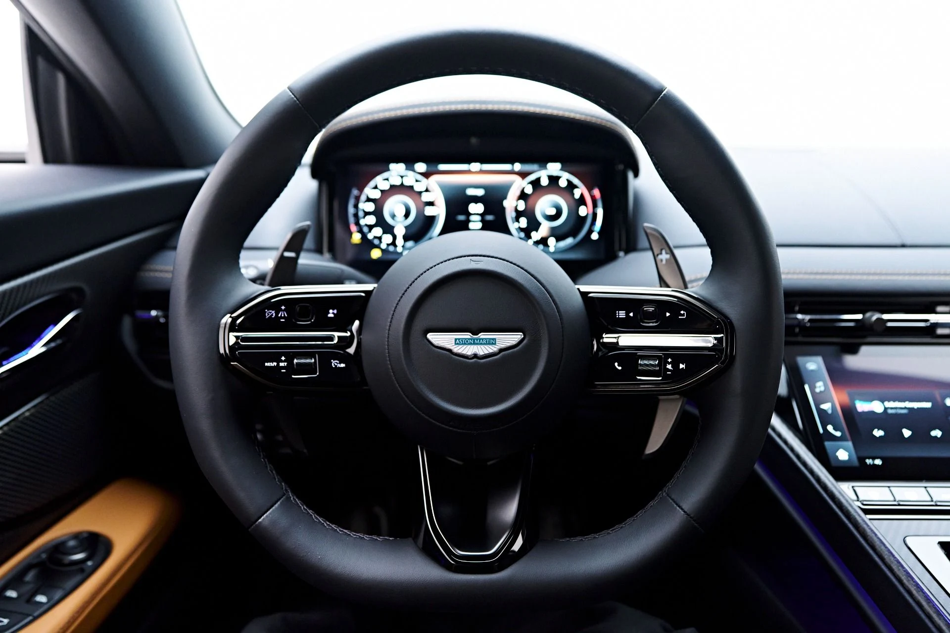 mph051_1675276102_Used_2024_Aston_Martin_DB_12_1752612779_0dfc2b9d1f