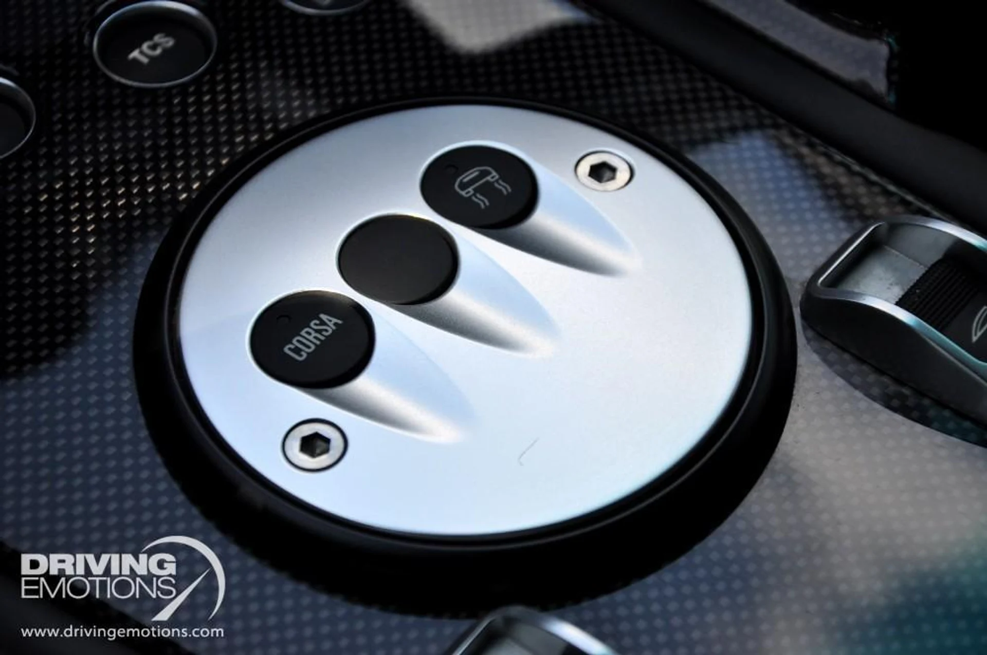 mph051_1709844426_15_p52_l_4366e30a0f