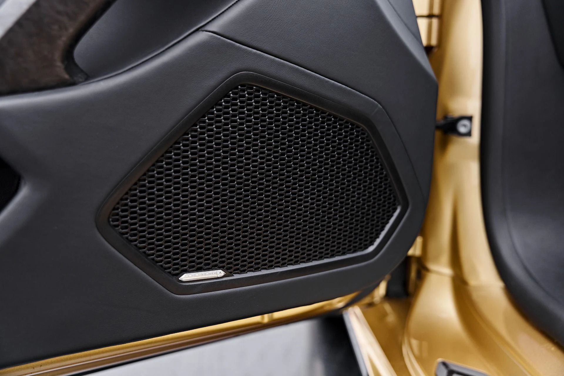 mph051_1721718529_Used_2022_Lamborghini_Huracan_EVO_Base_1791315939_067e1af0e4