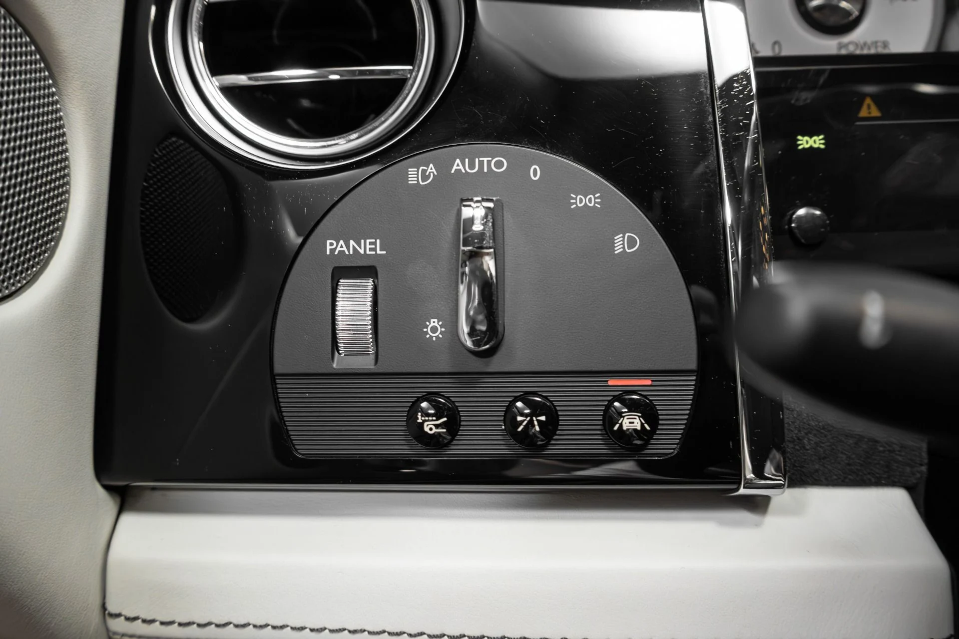 mph051_1732342075_Used_2016_Rolls_Royce_Wraith_1765322495_2d01601804