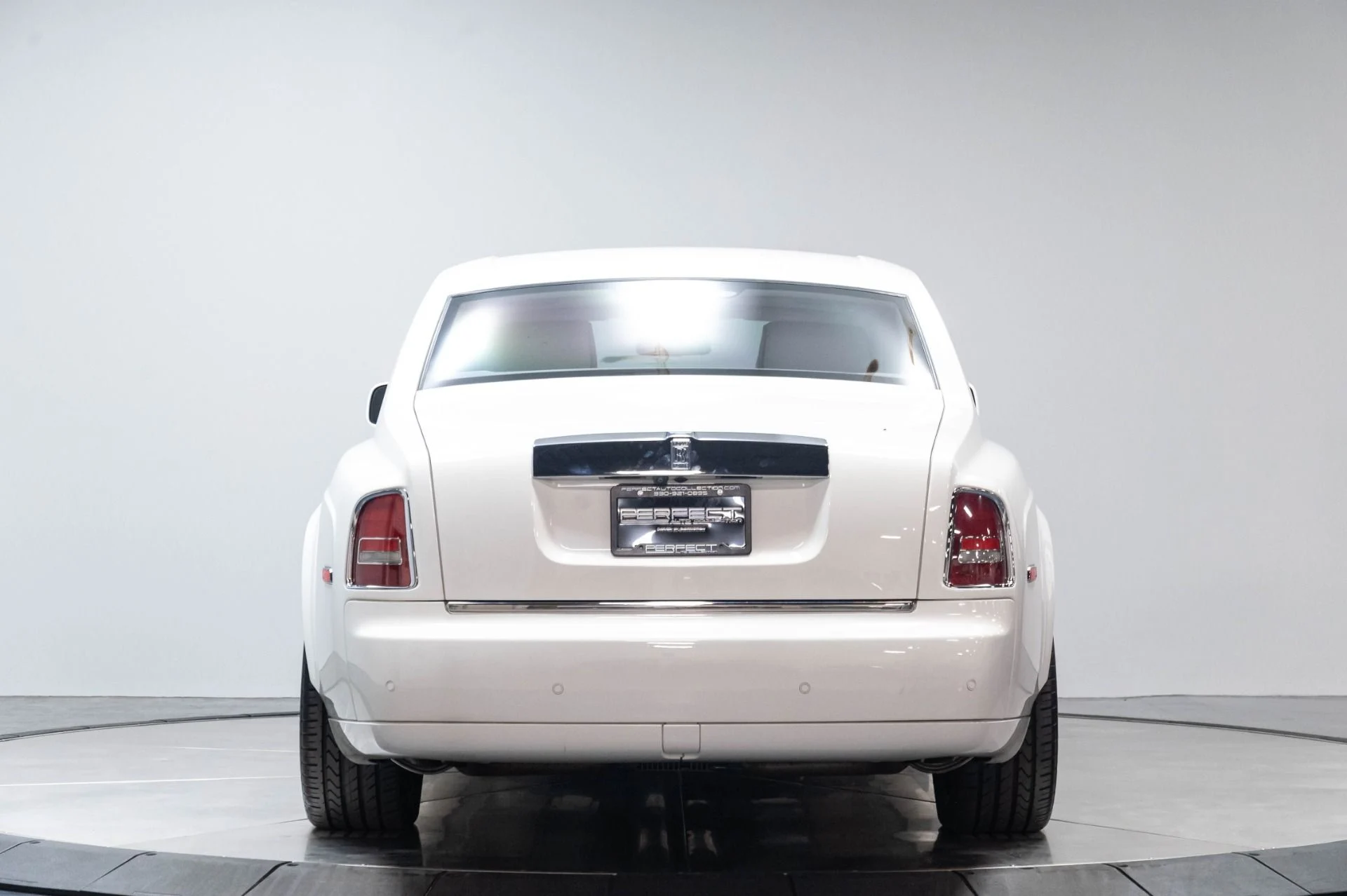 mph051_1736323352_Used_2013_Rolls_Royce_Phantom_1784226914_6286c1e4d9