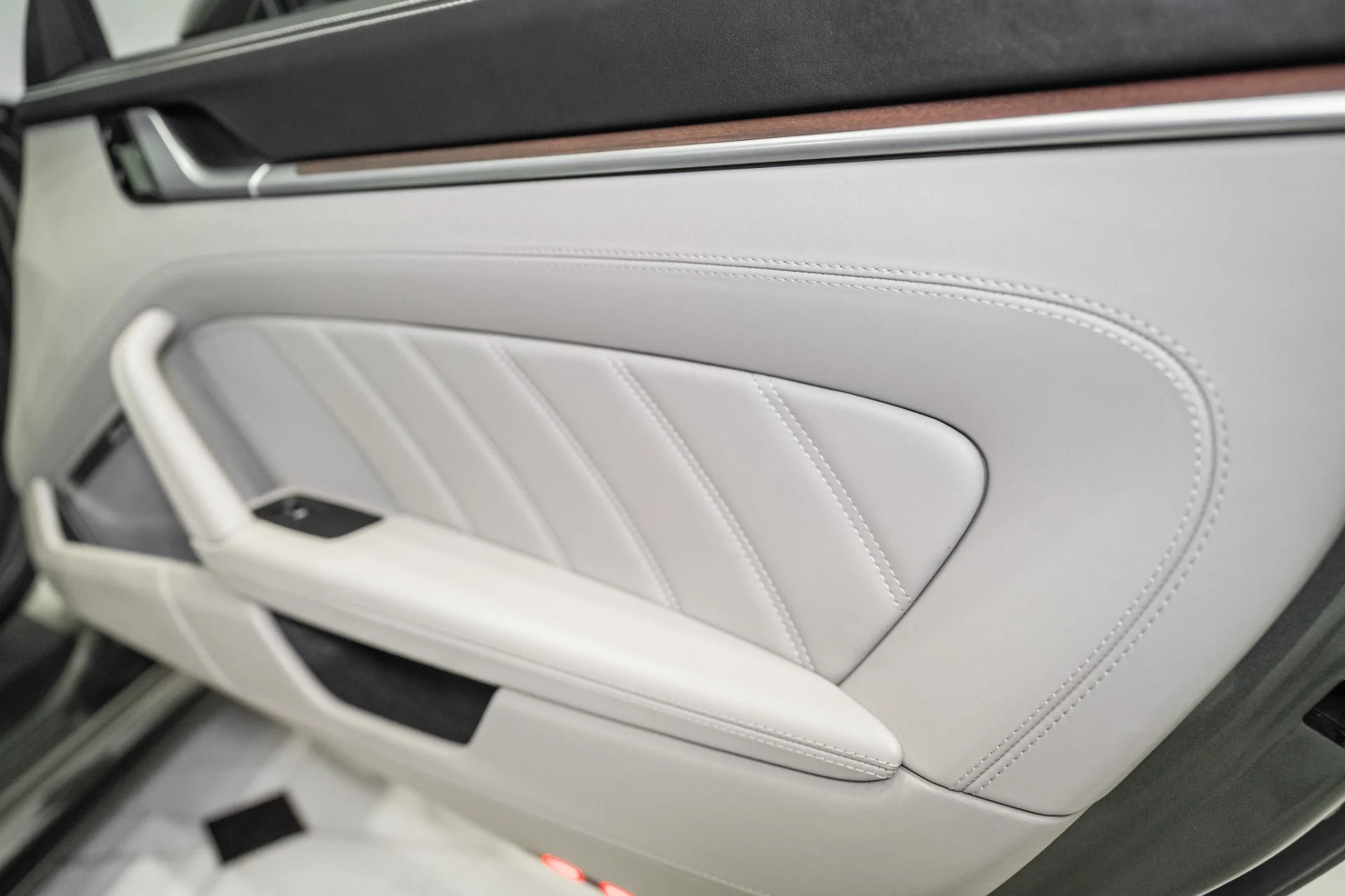 mph051_1758715673_Used_2021_Porsche_911_Turbo_S_1775321937_a6b3485d40