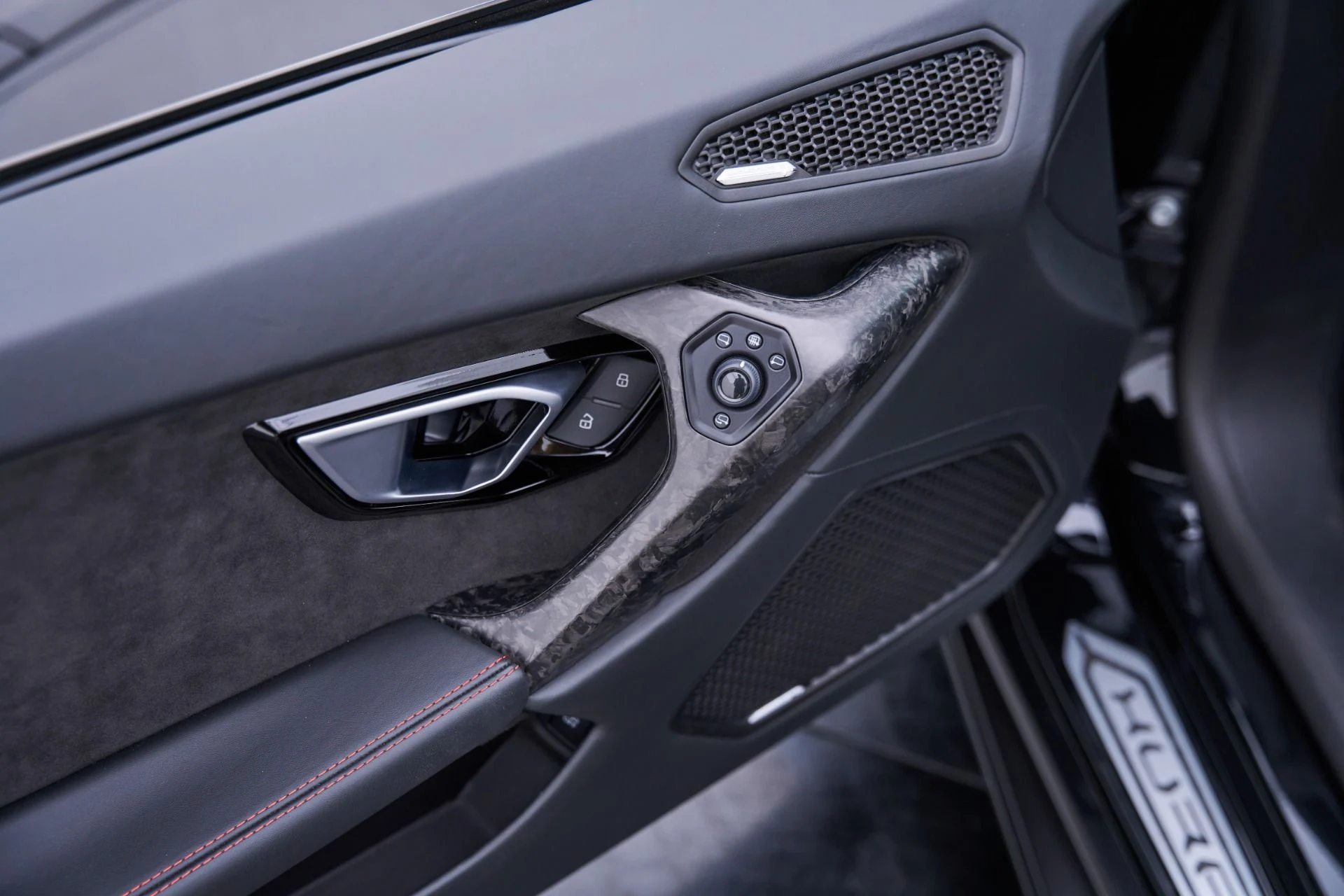 mph051_1770701260_Used_2022_Lamborghini_Huracan_EVO_Base_1792542181_d18a28cf73