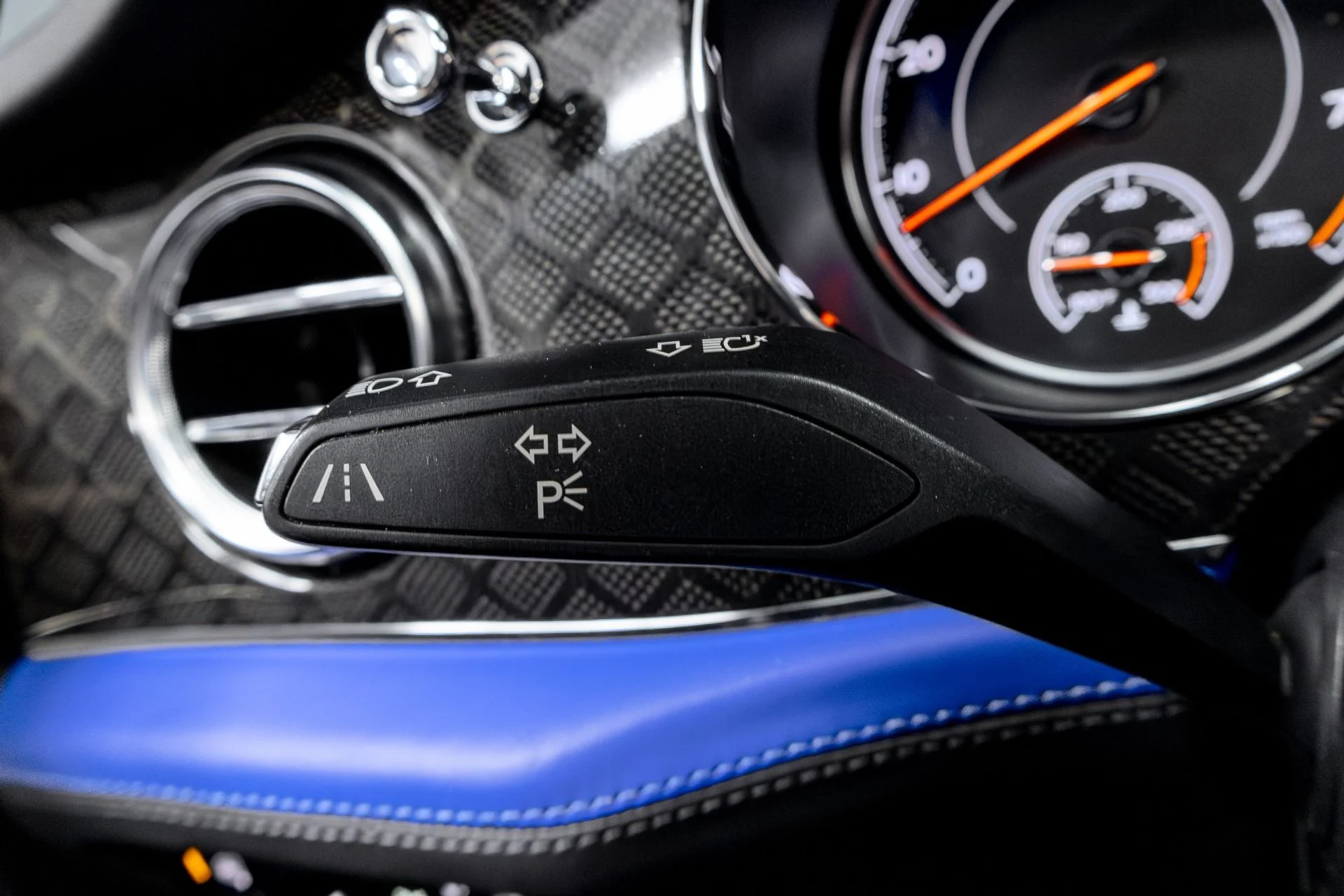 mph051_1790804345_Used_2020_Bentley_Bentayga_V8_1770245140_cb881798d0