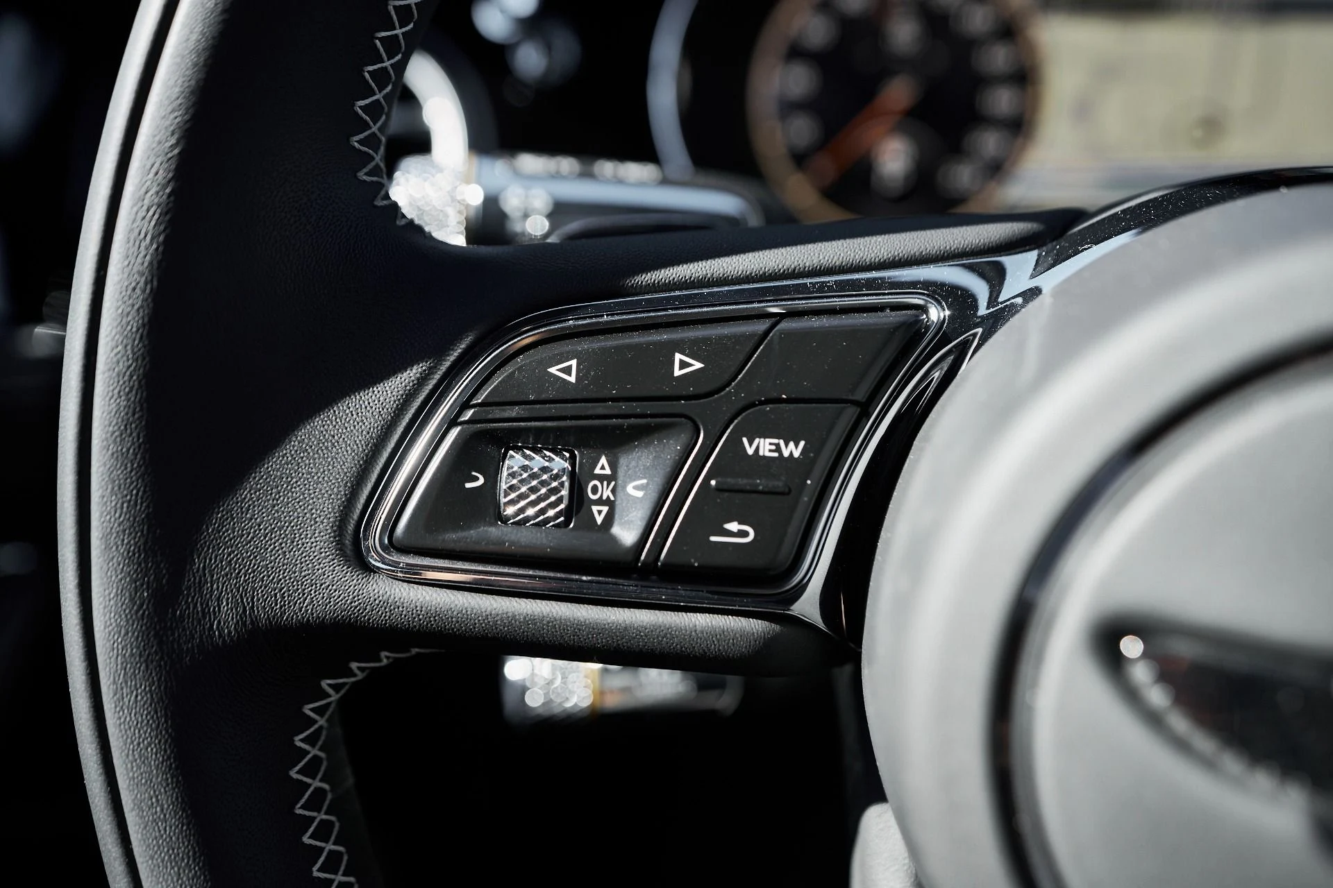 mph051_1798277770_Used_2024_Bentley_Flying_Spur_S_1761779959_05ecf426ab