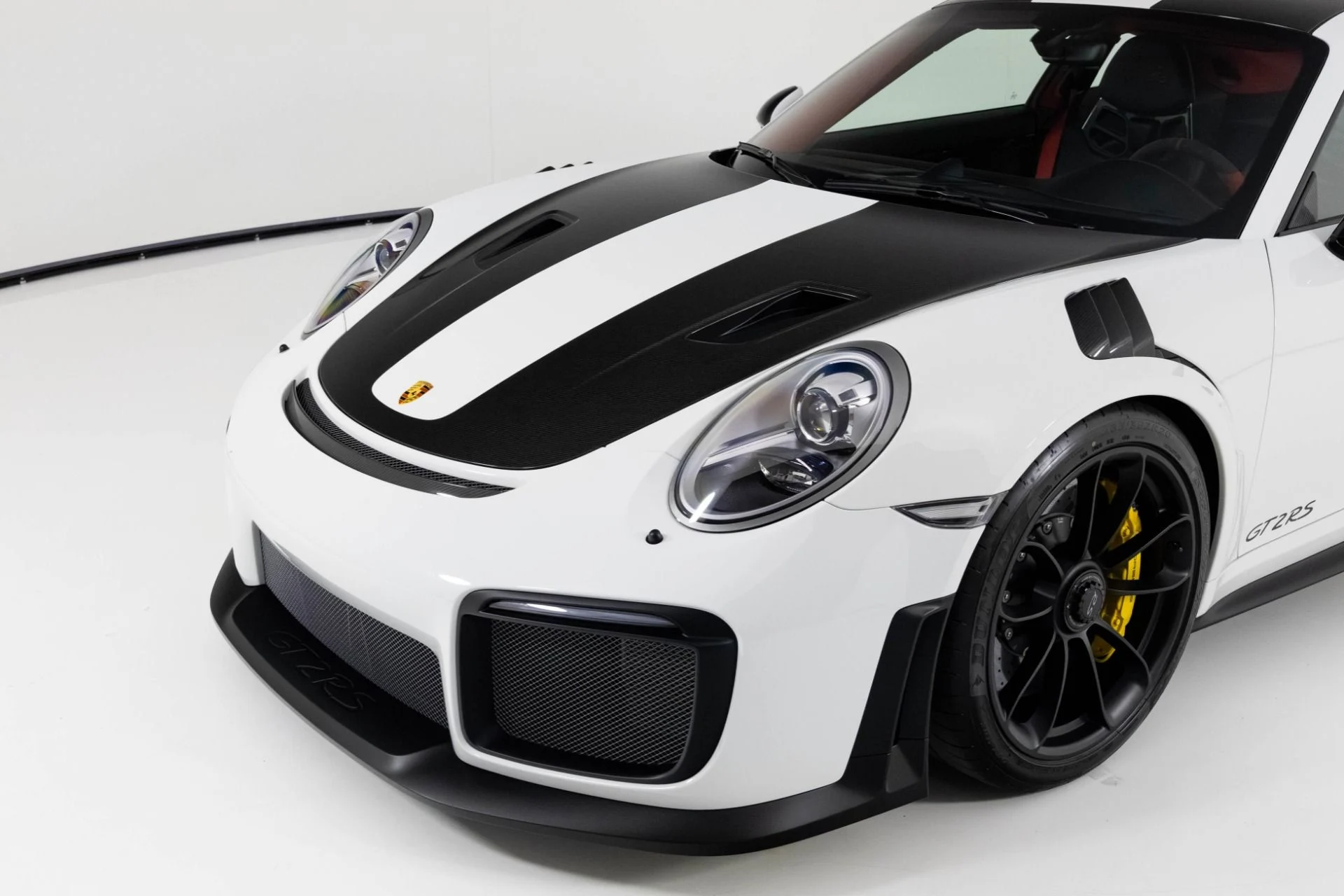 mph051_180261462_Used_2018_Porsche_911_GT_2_RS_1763508422_3a7f52a802