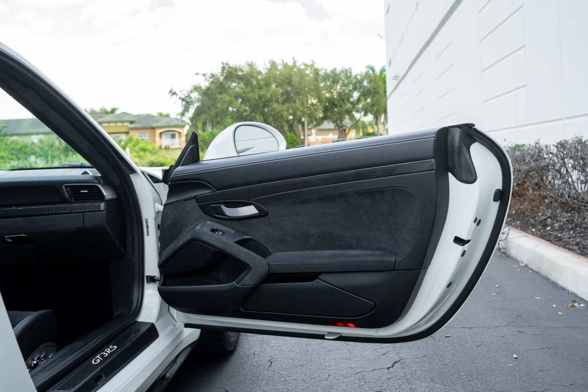 mph051_1837549415_Used_2016_Porsche_911_GT_3_RS_1761756649_98310251d4