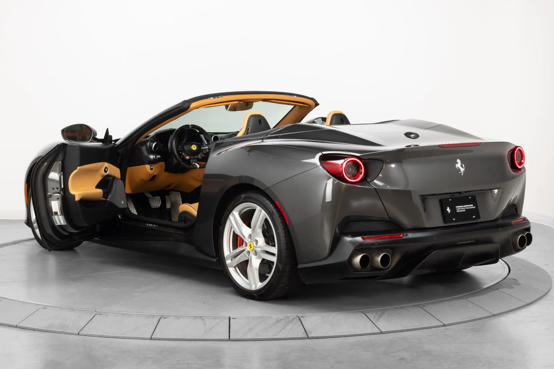 mph051_1839375871_Used_2019_Ferrari_Portofino_1784318320_62e23e7608