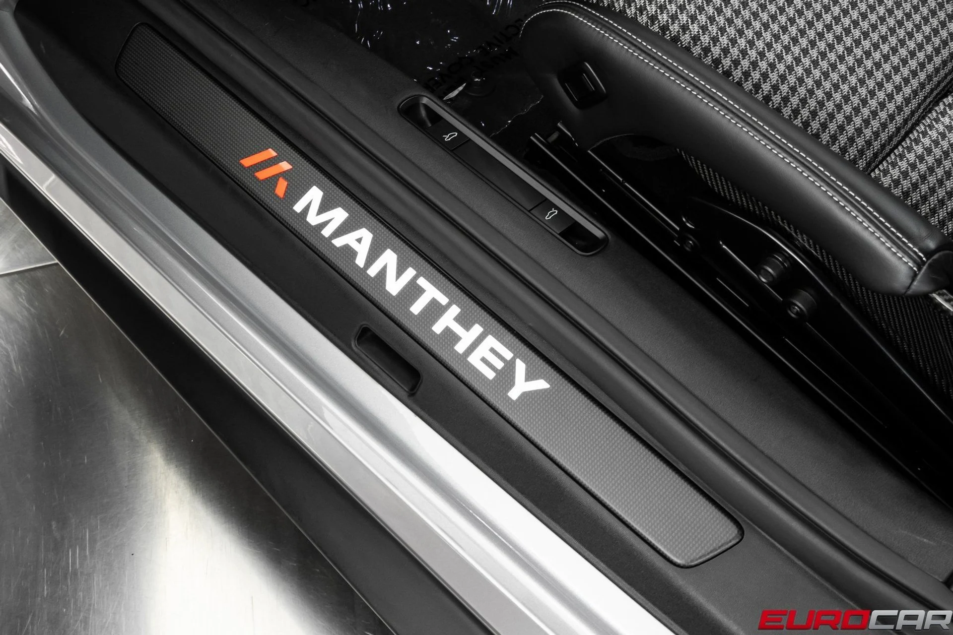 mph051_1848380853_image_52_5fa6a68b04